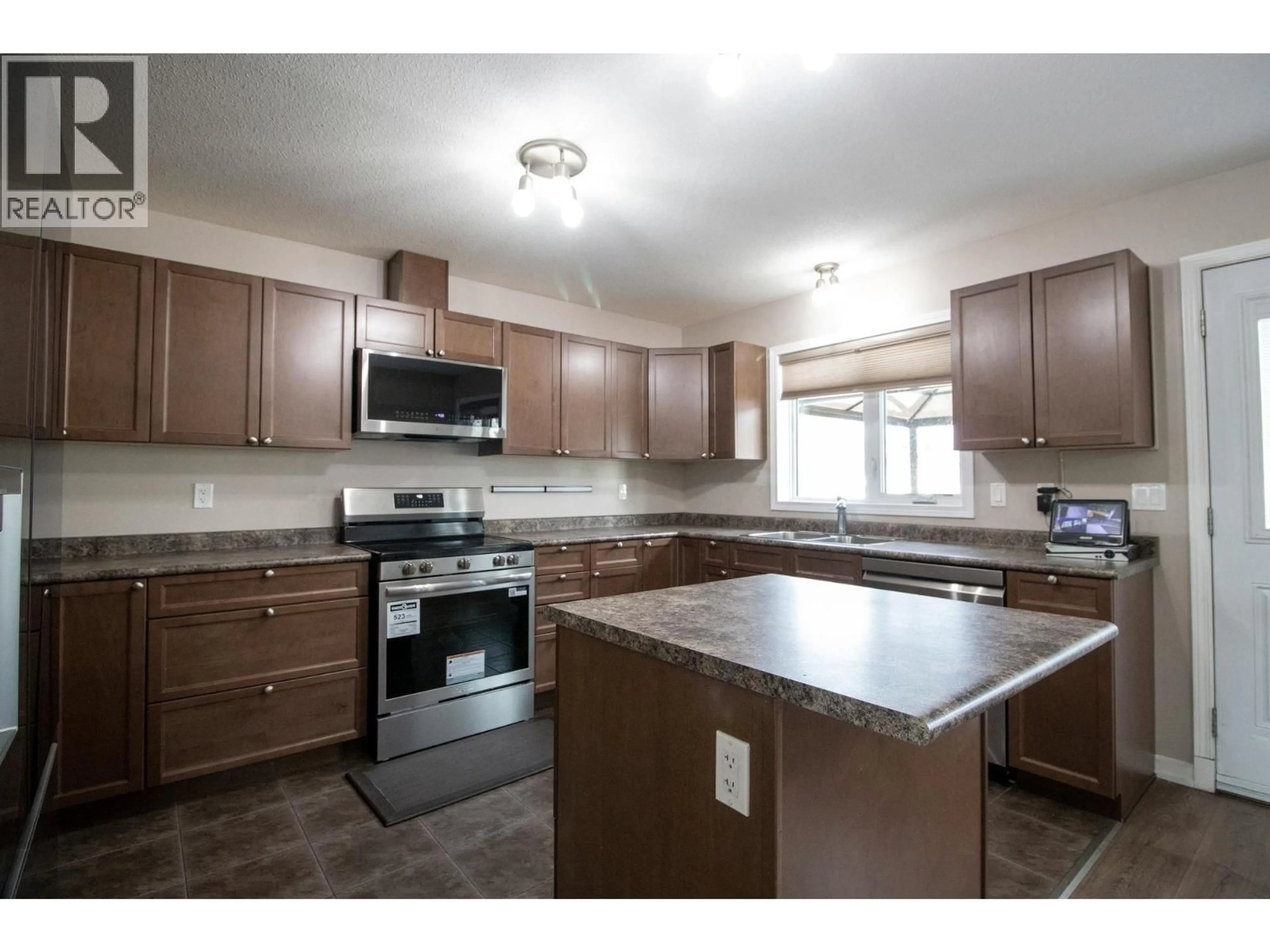 Standard kitchen, unknown for 10711 109A STREET, Fort St. John British Columbia V1J0L2