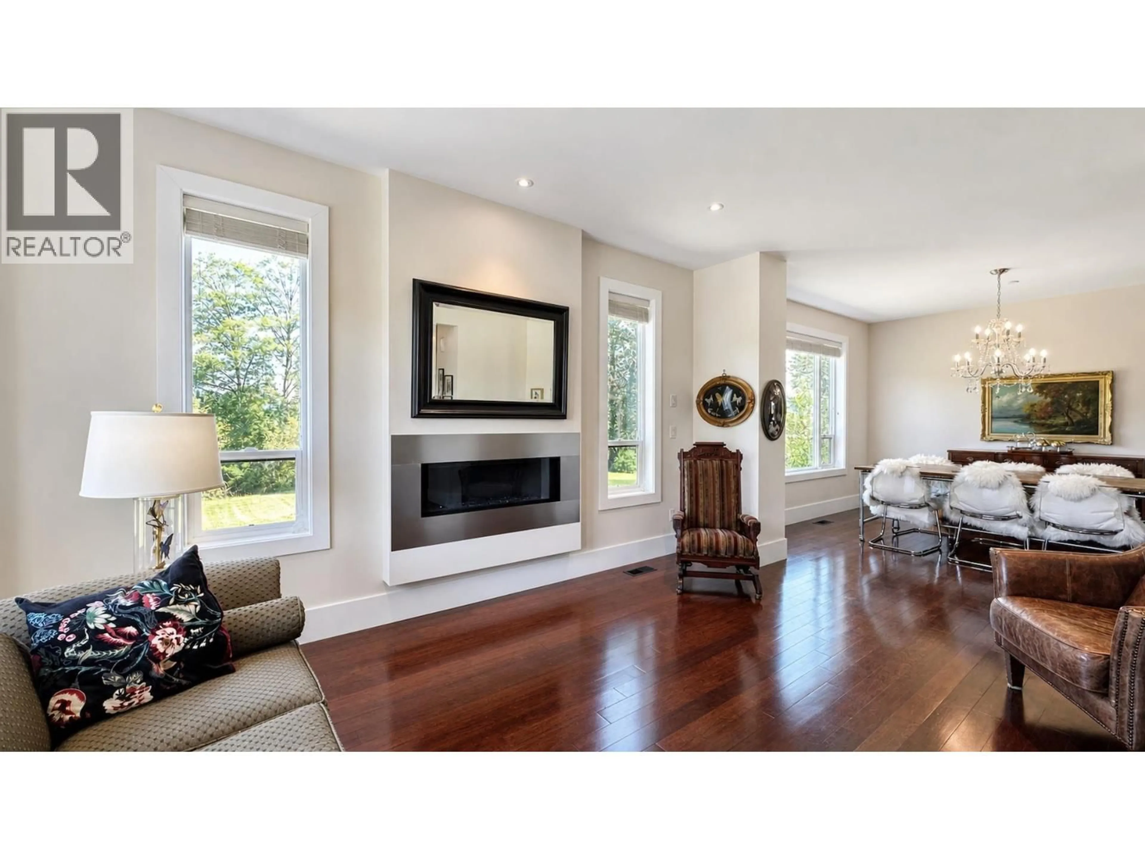 Living room with furniture, wood/laminate floor for 300 LAURIER AVENUE, Port Coquitlam British Columbia V3E2G1