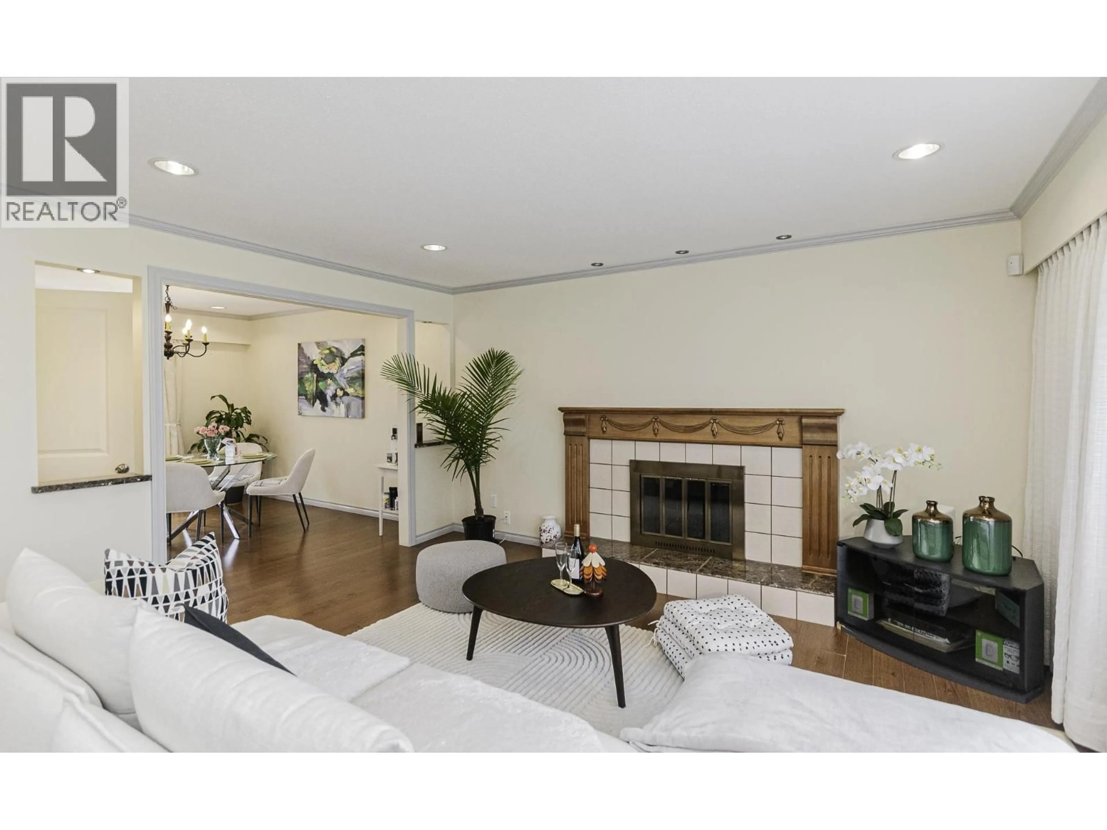 Living room with furniture, unknown for 10540 REYNOLDS DRIVE, Richmond British Columbia V7E4B4