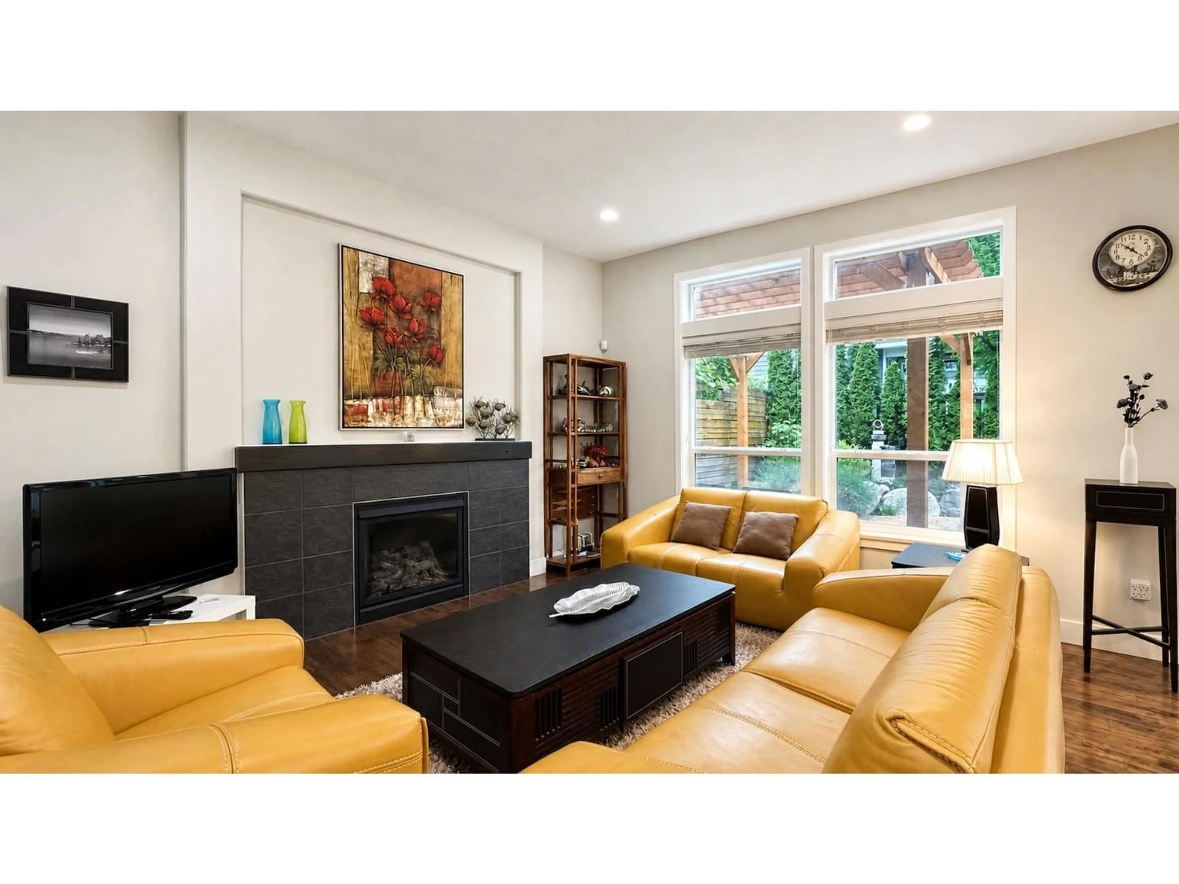 Living room with furniture, unknown for 16162 28 A AVENUE, Surrey British Columbia V3Z3Y6