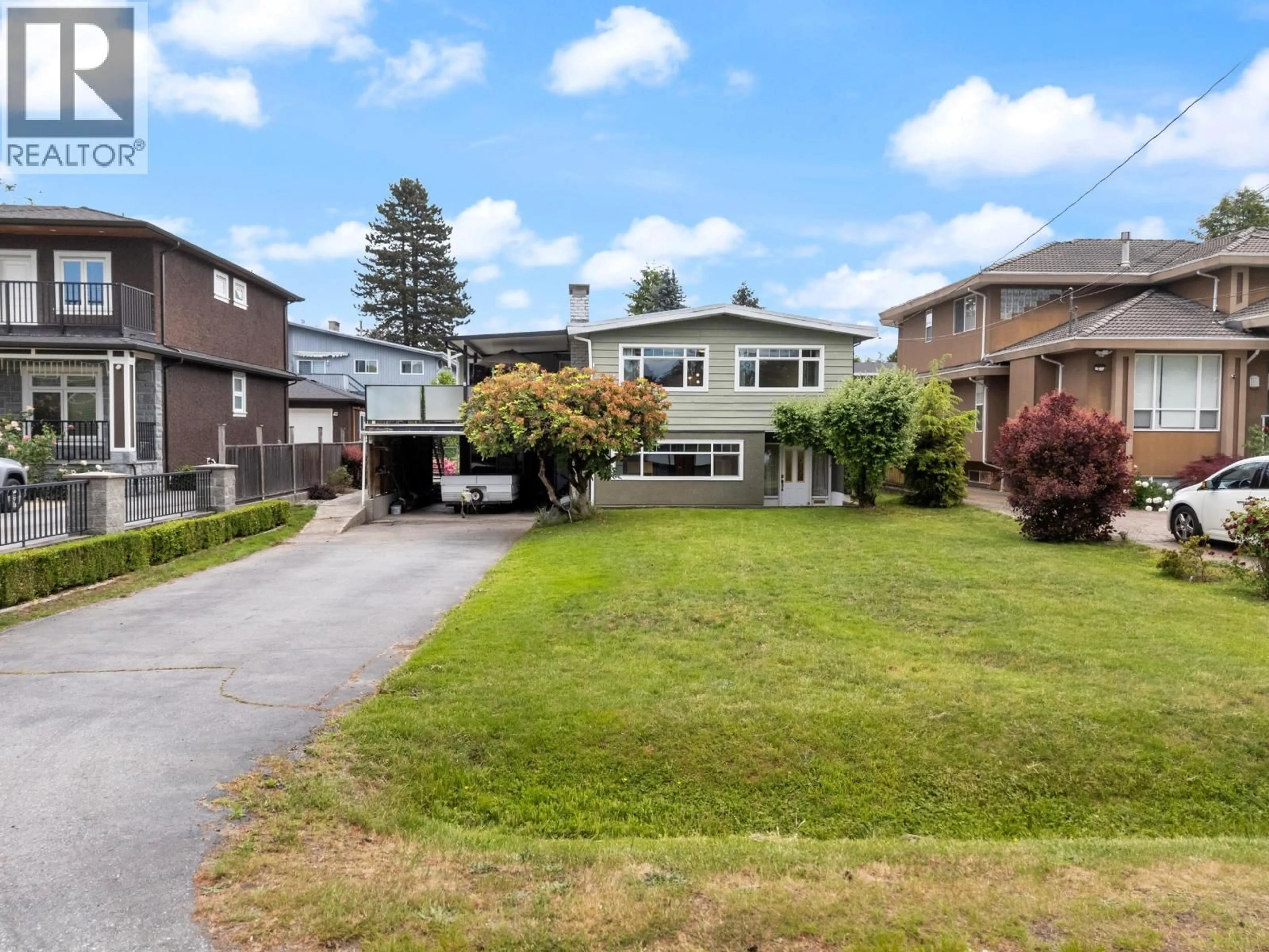 A pic from outside/outdoor area/front of a property/back of a property/a pic from drone, street for 1530 SHERLOCK AVENUE, Burnaby British Columbia V5A2M8