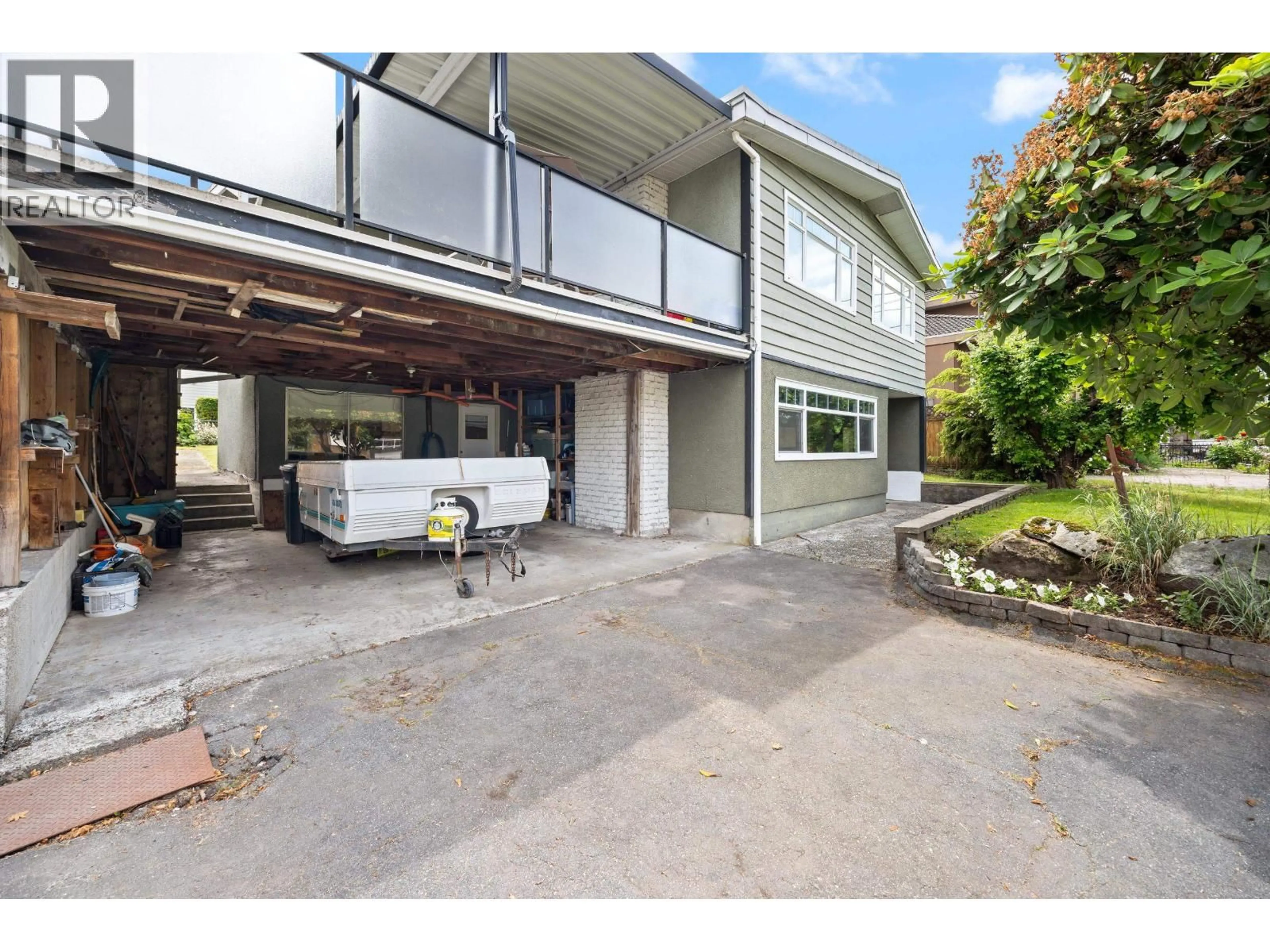 Patio, street for 1530 SHERLOCK AVENUE, Burnaby British Columbia V5A2M8