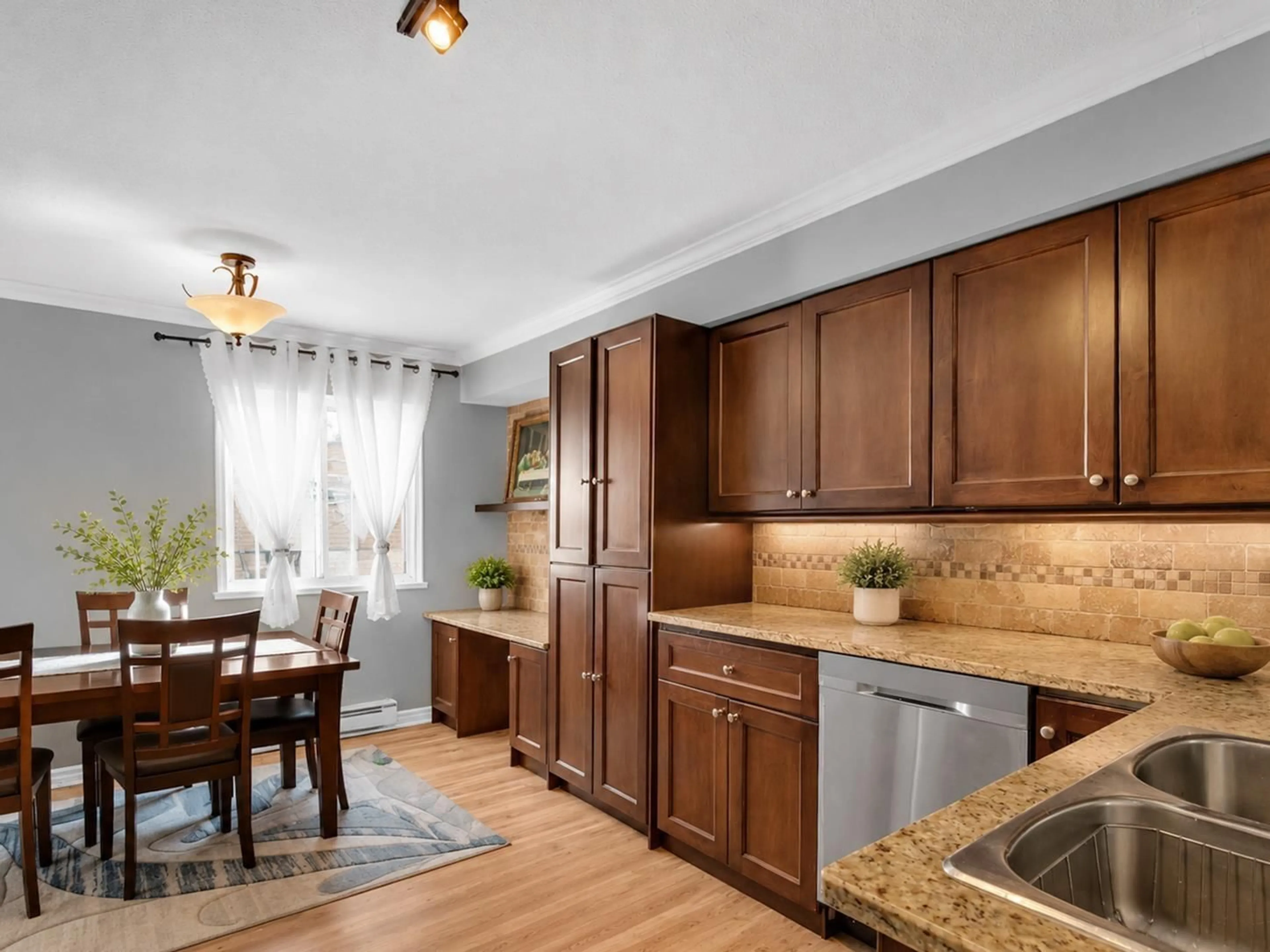 Open concept kitchen, unknown for 186 - 10077 156 STREET, Surrey British Columbia V3R4L6