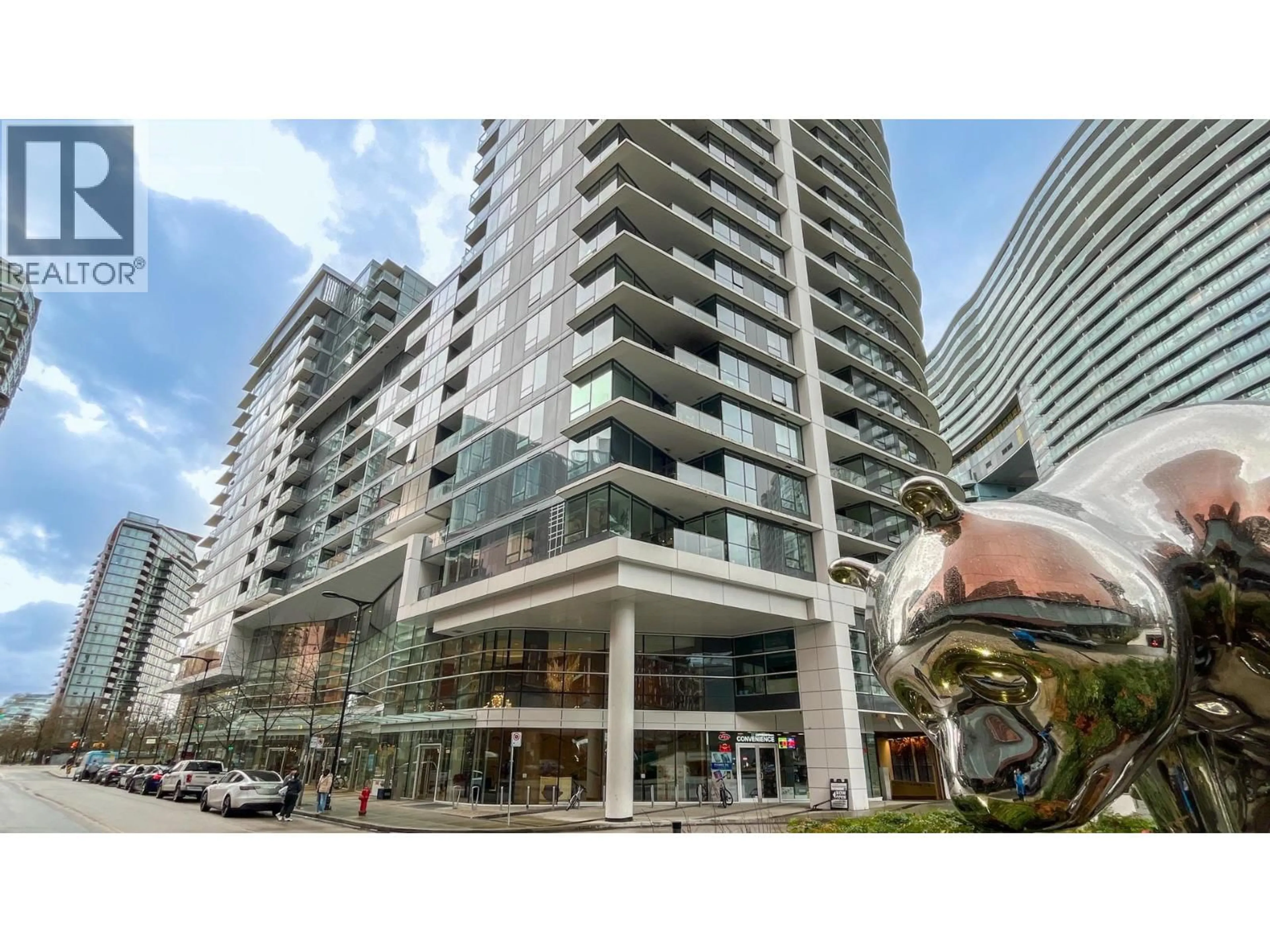 Indoor foyer for 805 - 68 SMITHE STREET, Vancouver British Columbia V6B0P4