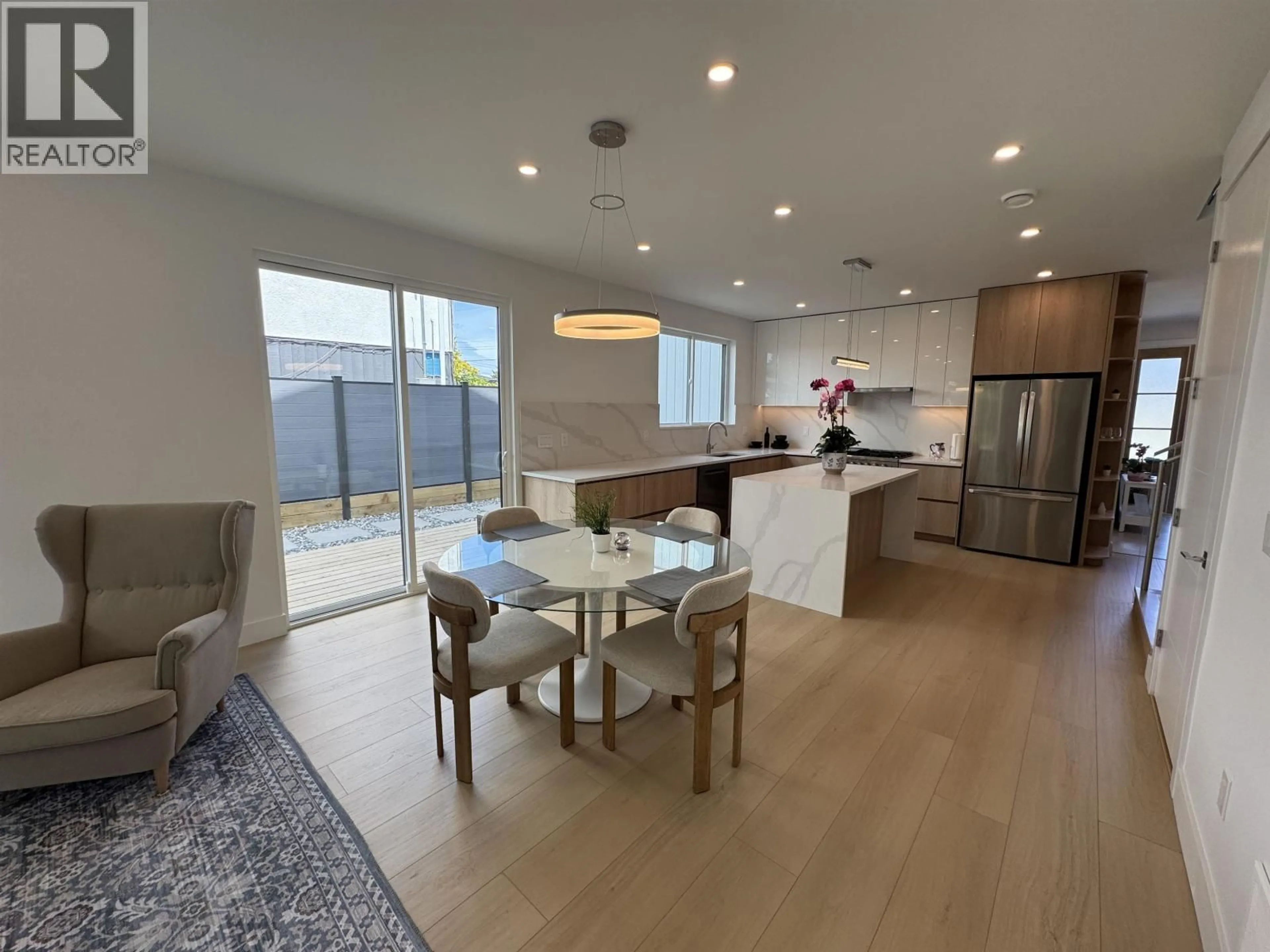 Open concept kitchen, unknown for 967 52A STREET, Delta British Columbia V4M3A1