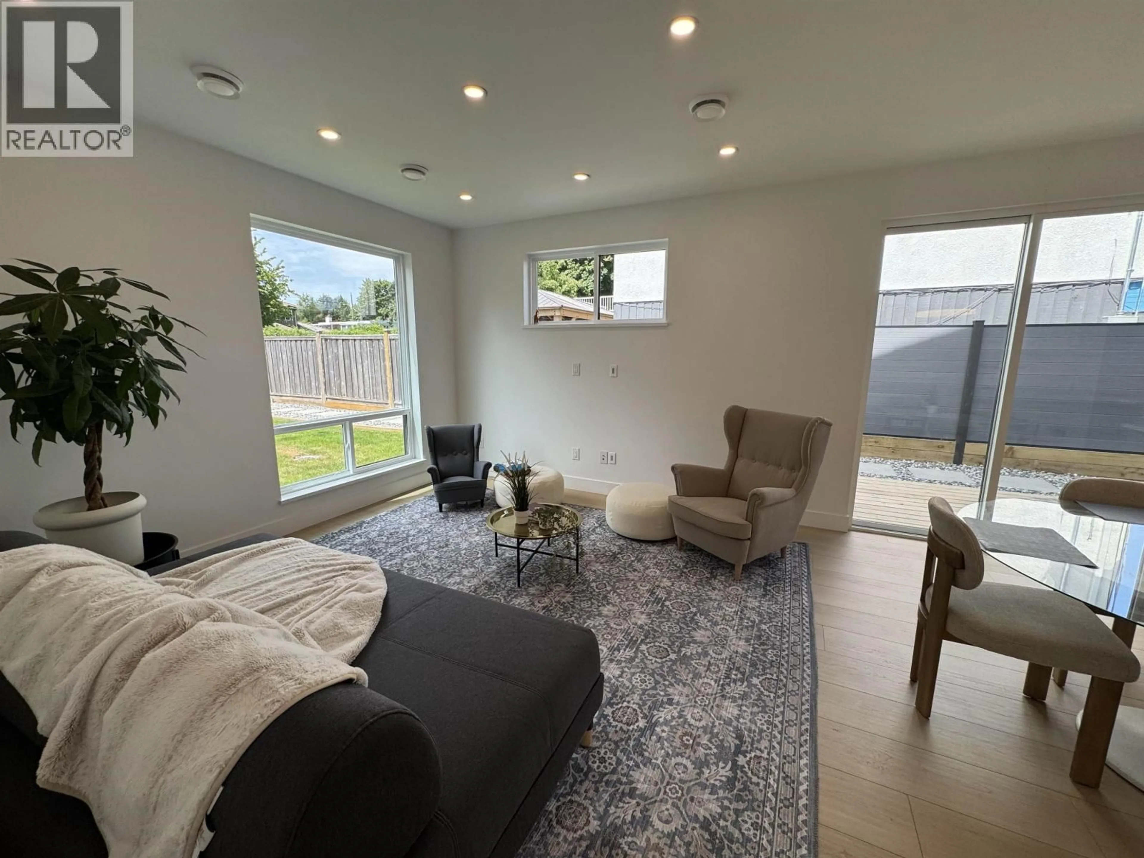 Living room with furniture, unknown for 967 52A STREET, Delta British Columbia V4M3A1