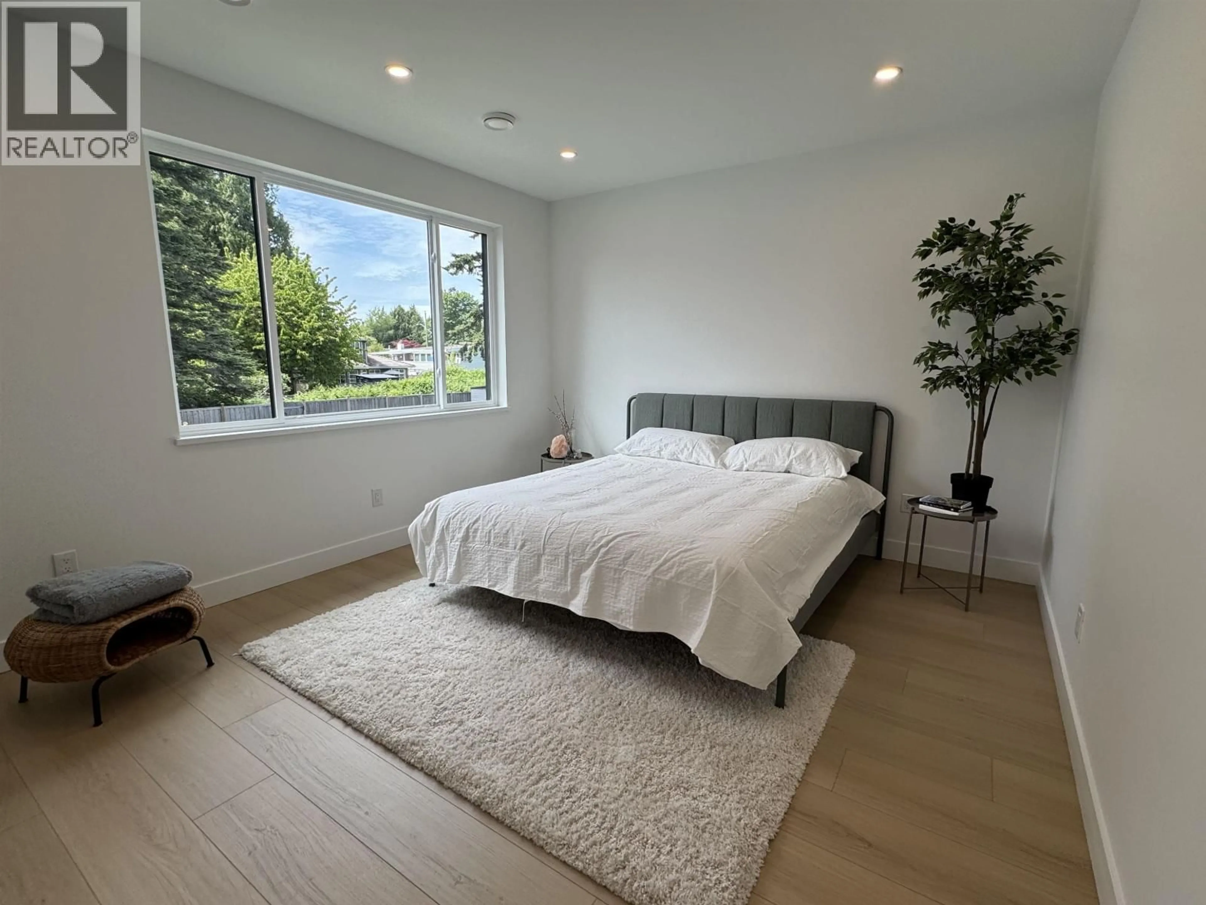 A pic of a room for 967 52A STREET, Delta British Columbia V4M3A1