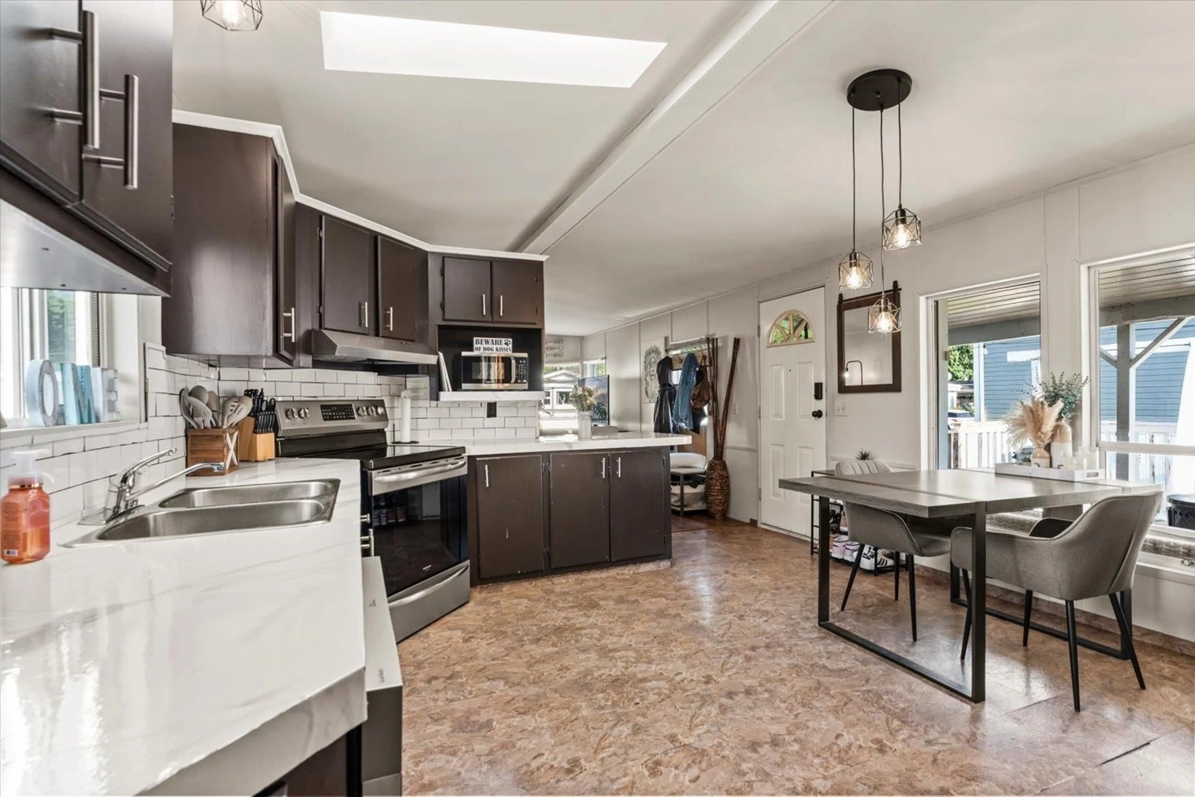 Open concept kitchen, ceramic/tile floor for 41 - 52324 YALE ROAD, Rosedale British Columbia V0X1X1