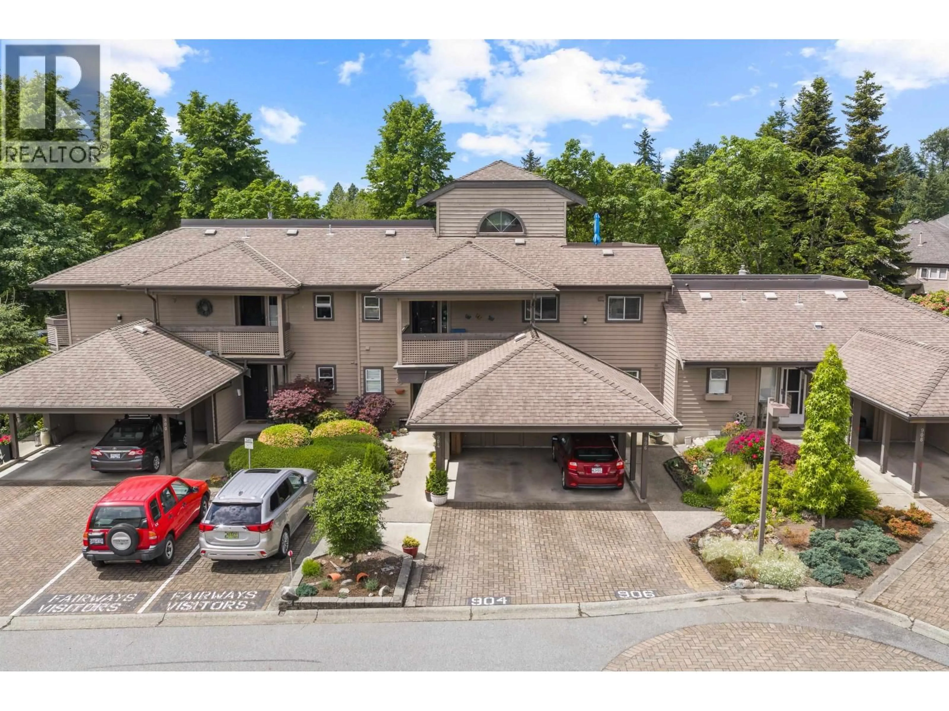 A pic from outside/outdoor area/front of a property/back of a property/a pic from drone, mountain view for 904 ROCHE POINT DRIVE, North Vancouver British Columbia V7H2T5