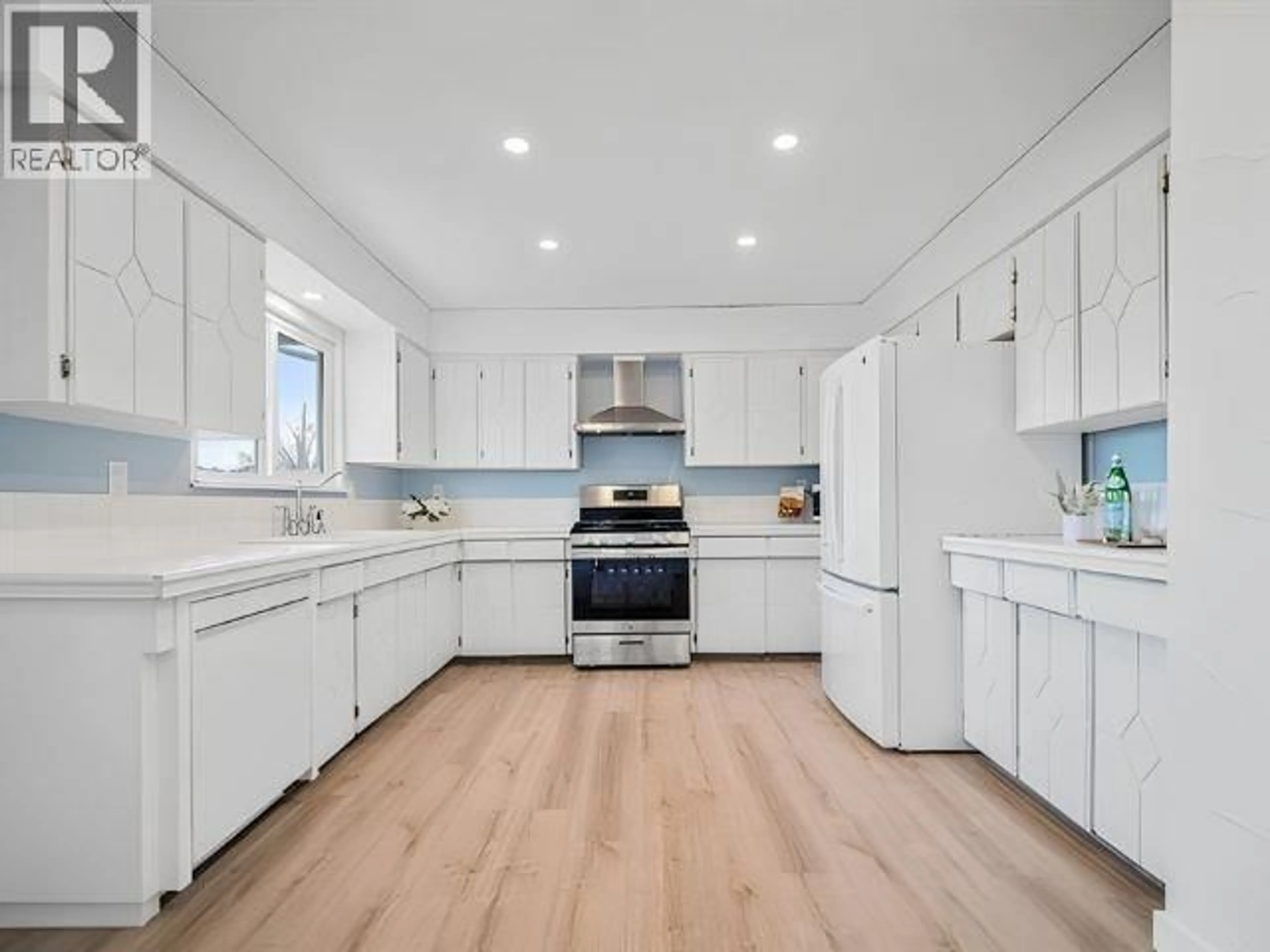 Open concept kitchen, unknown for 225 67A STREET, Delta British Columbia V4L1L2