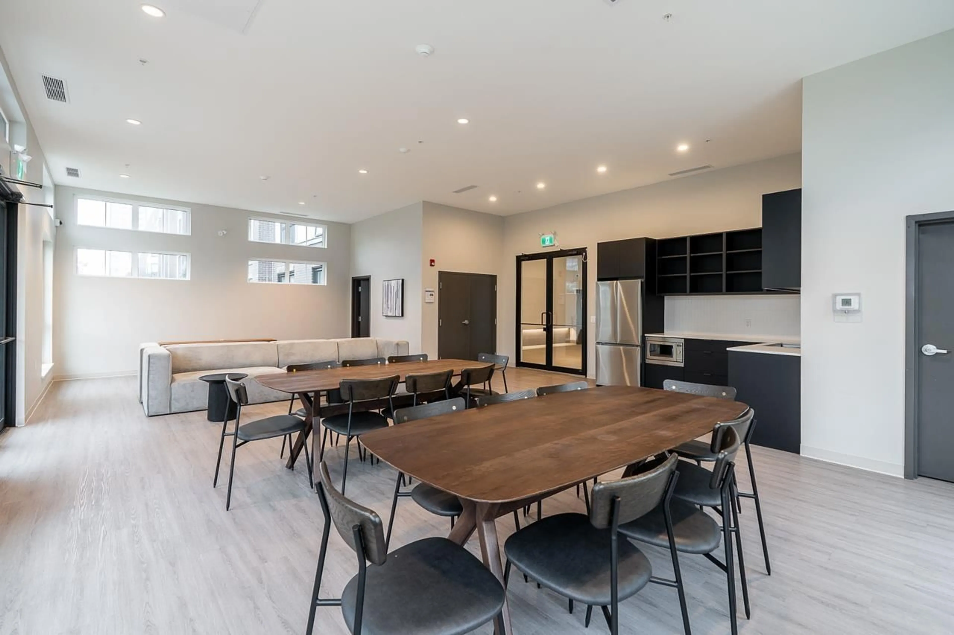 Open concept kitchen, unknown for 508 - 20077 84 AVENUE, Langley British Columbia V2Y3X7