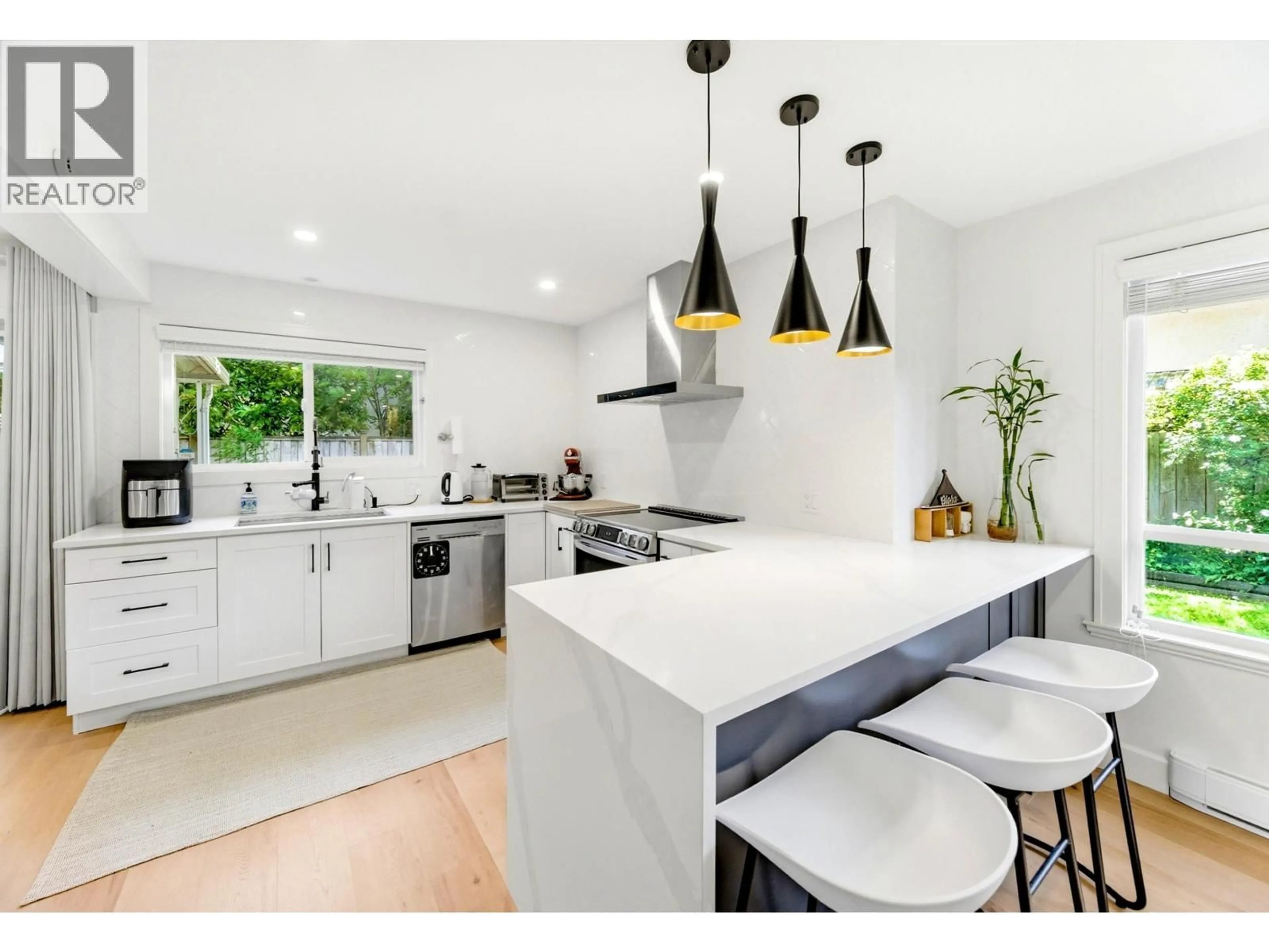 Contemporary kitchen, unknown for 16 - 8631 NO. 3 ROAD, Richmond British Columbia V6Y2E6