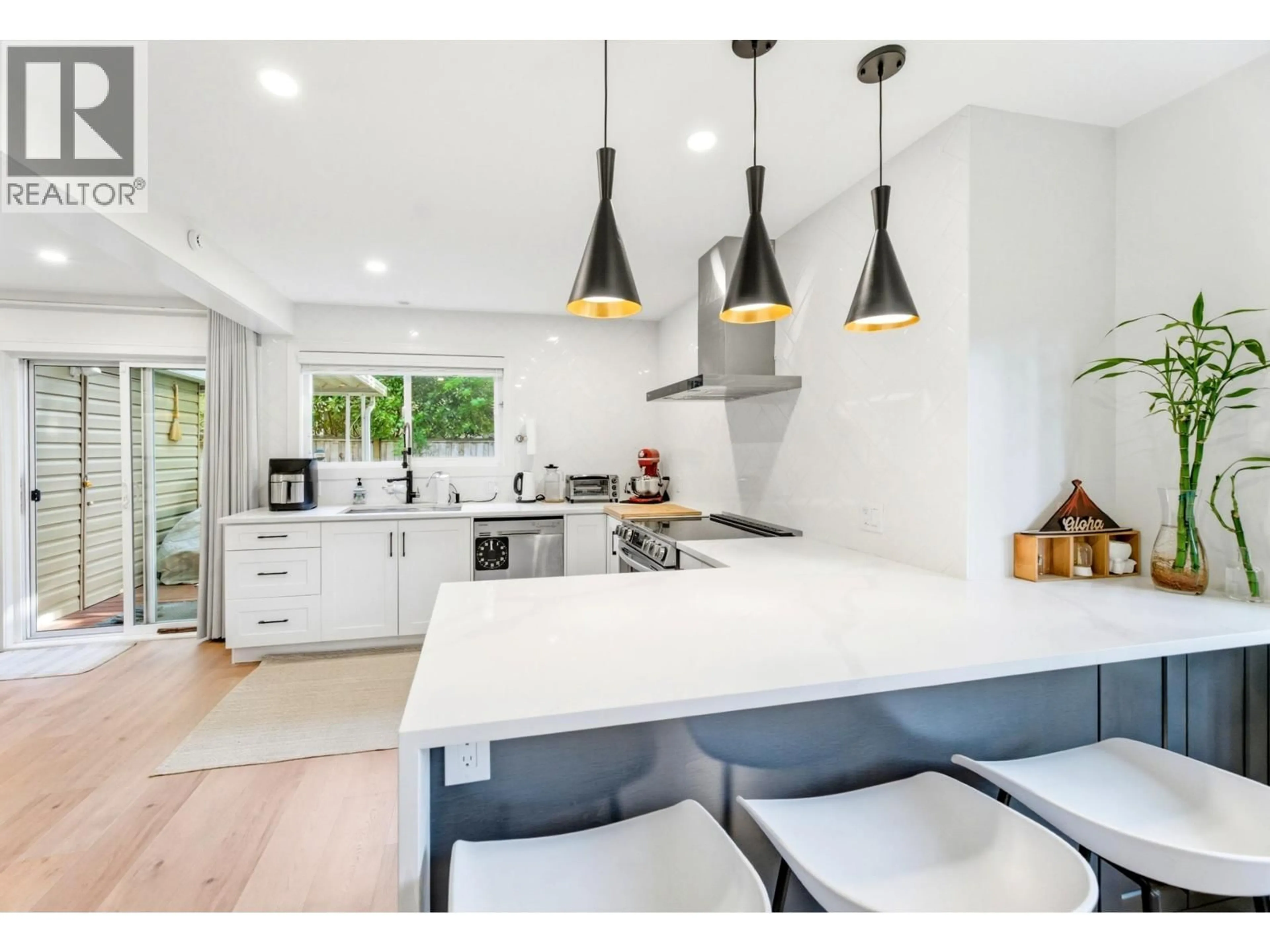 Open concept kitchen, unknown for 16 - 8631 NO. 3 ROAD, Richmond British Columbia V6Y2E6