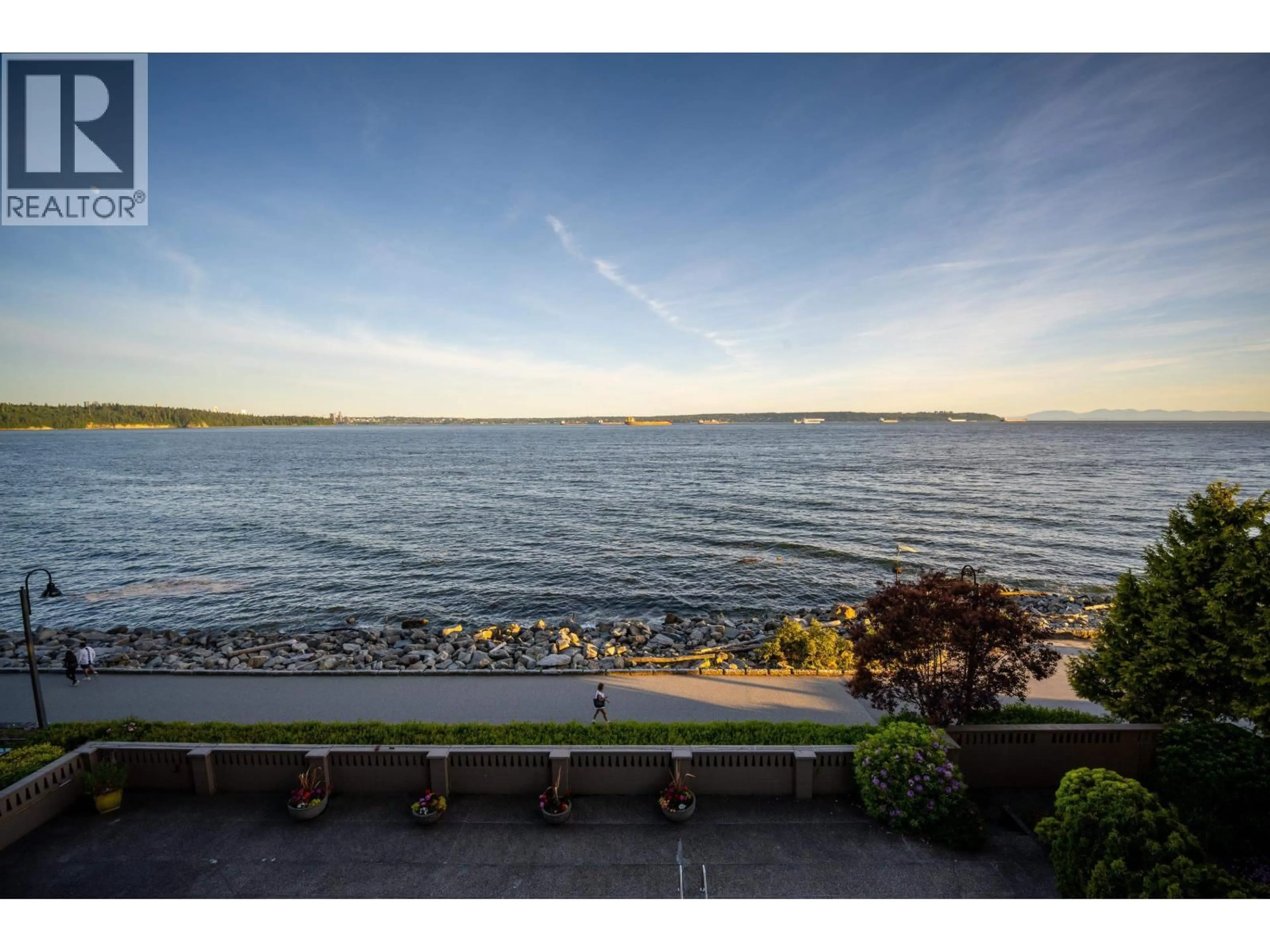 A pic from outside/outdoor area/front of a property/back of a property/a pic from drone, water/lake/river/ocean view for 301 - 150 24TH STREET, West Vancouver British Columbia V7V4G8