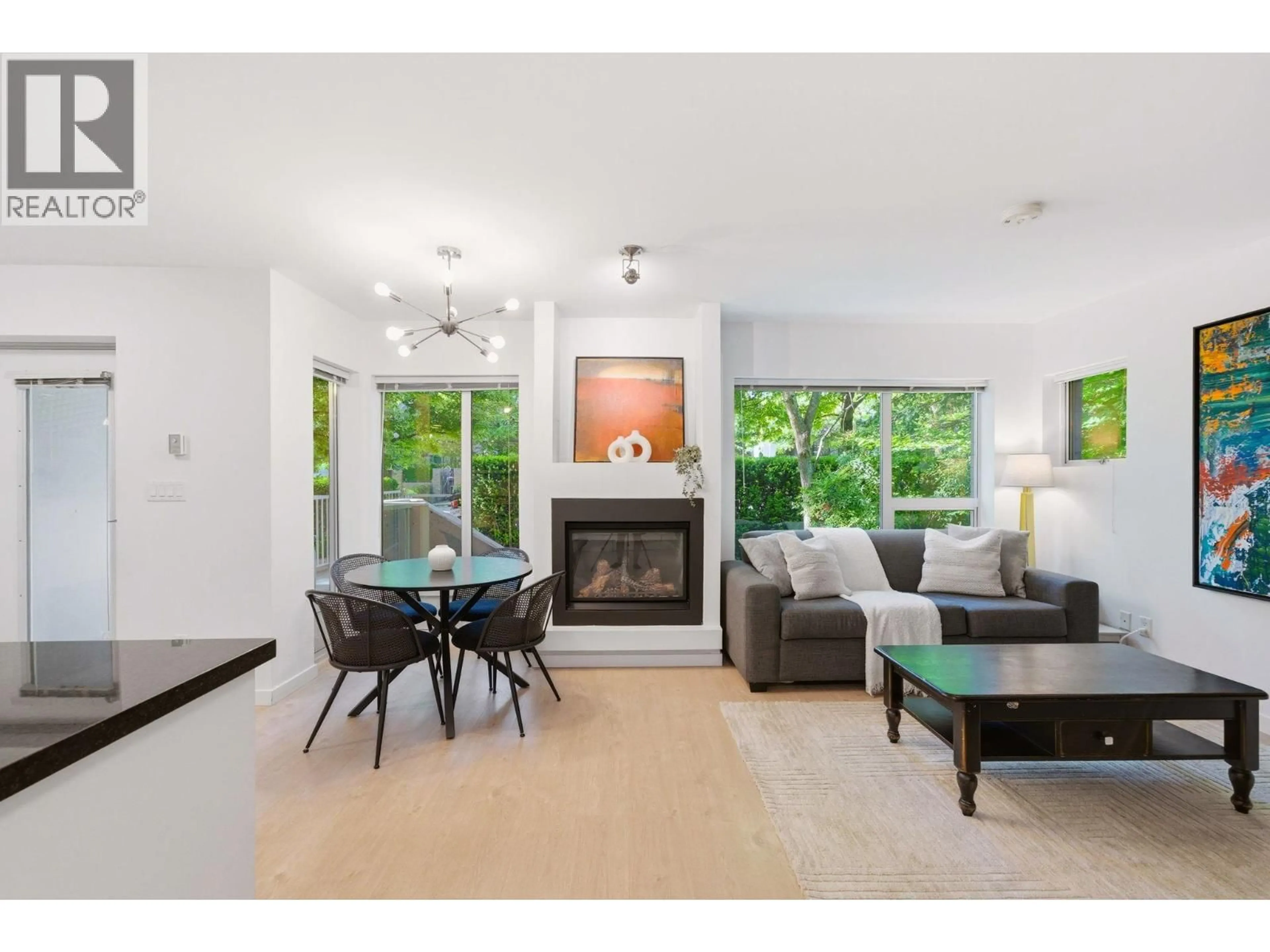 Living room with furniture, unknown for TH1 - 1288 CHESTERFIELD AVENUE, North Vancouver British Columbia V7M0B1