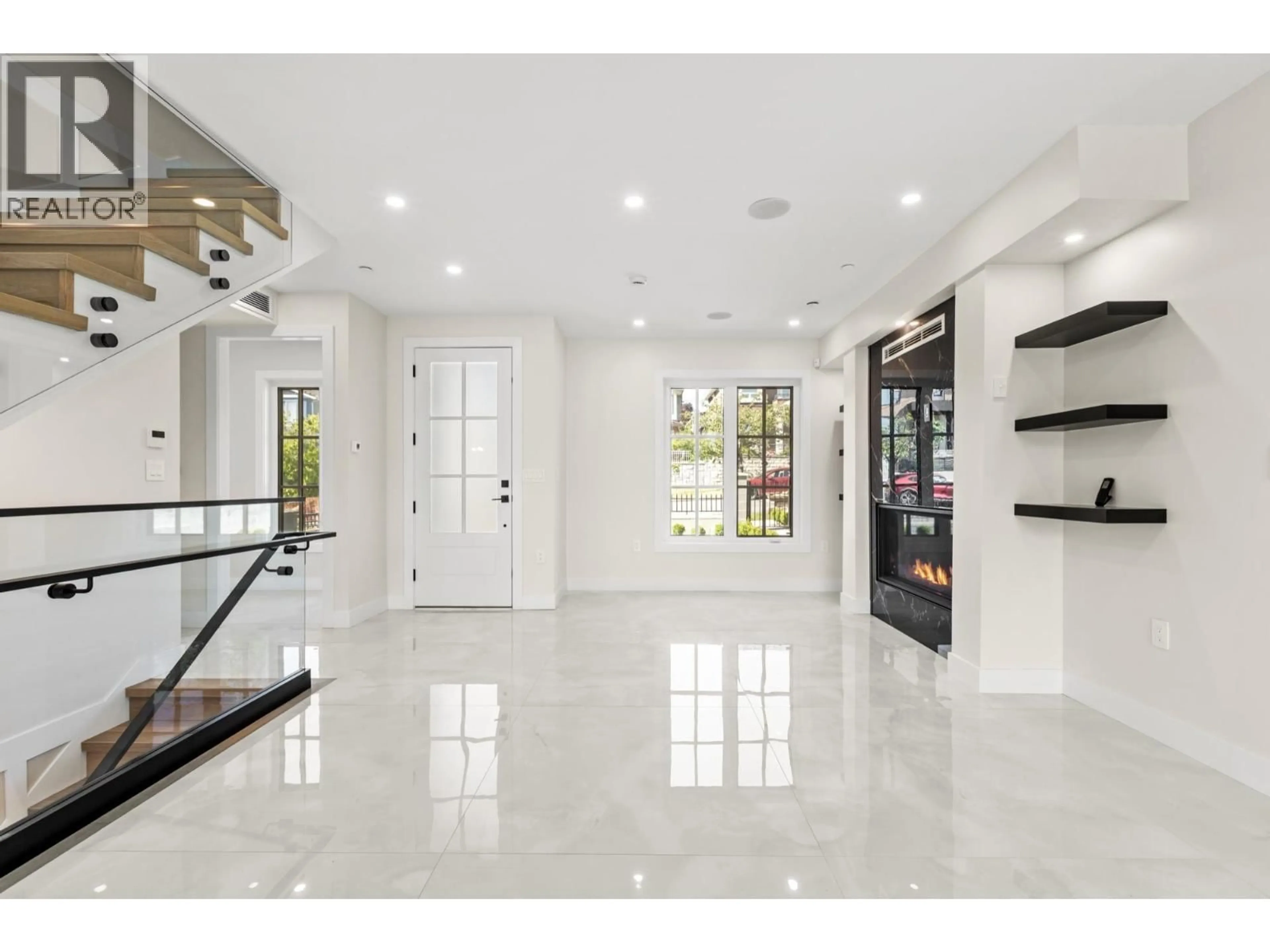 Indoor entryway for 134 63RD AVENUE, Vancouver British Columbia V5X2J6