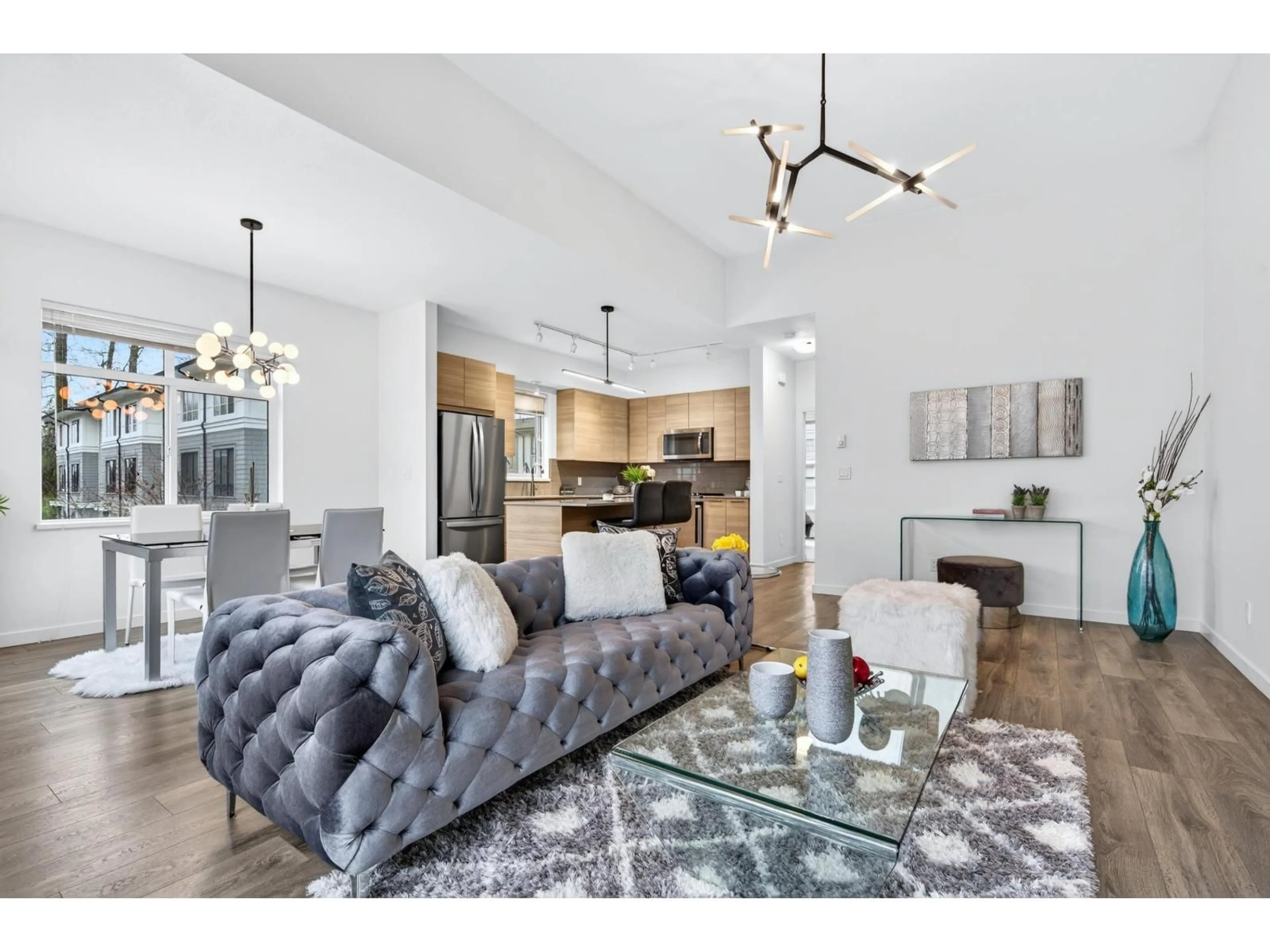Living room with furniture, unknown for 1405 - 18505 LAURENSEN PLACE, Surrey British Columbia V4N6R7