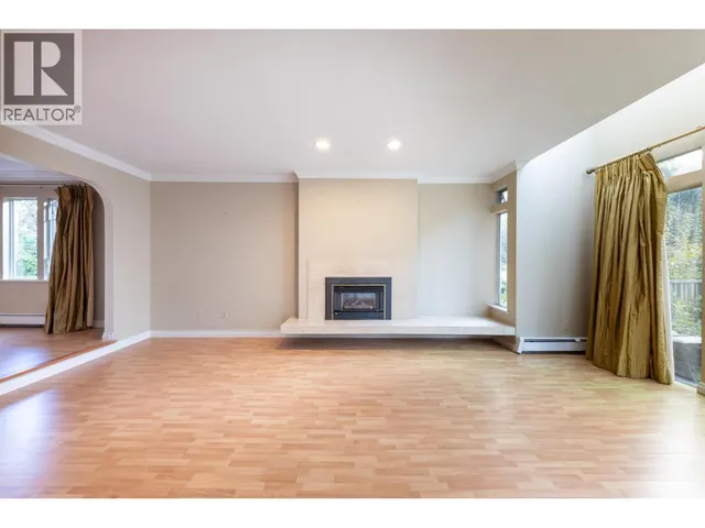 3979 33RD AVENUE, Vancouver 4