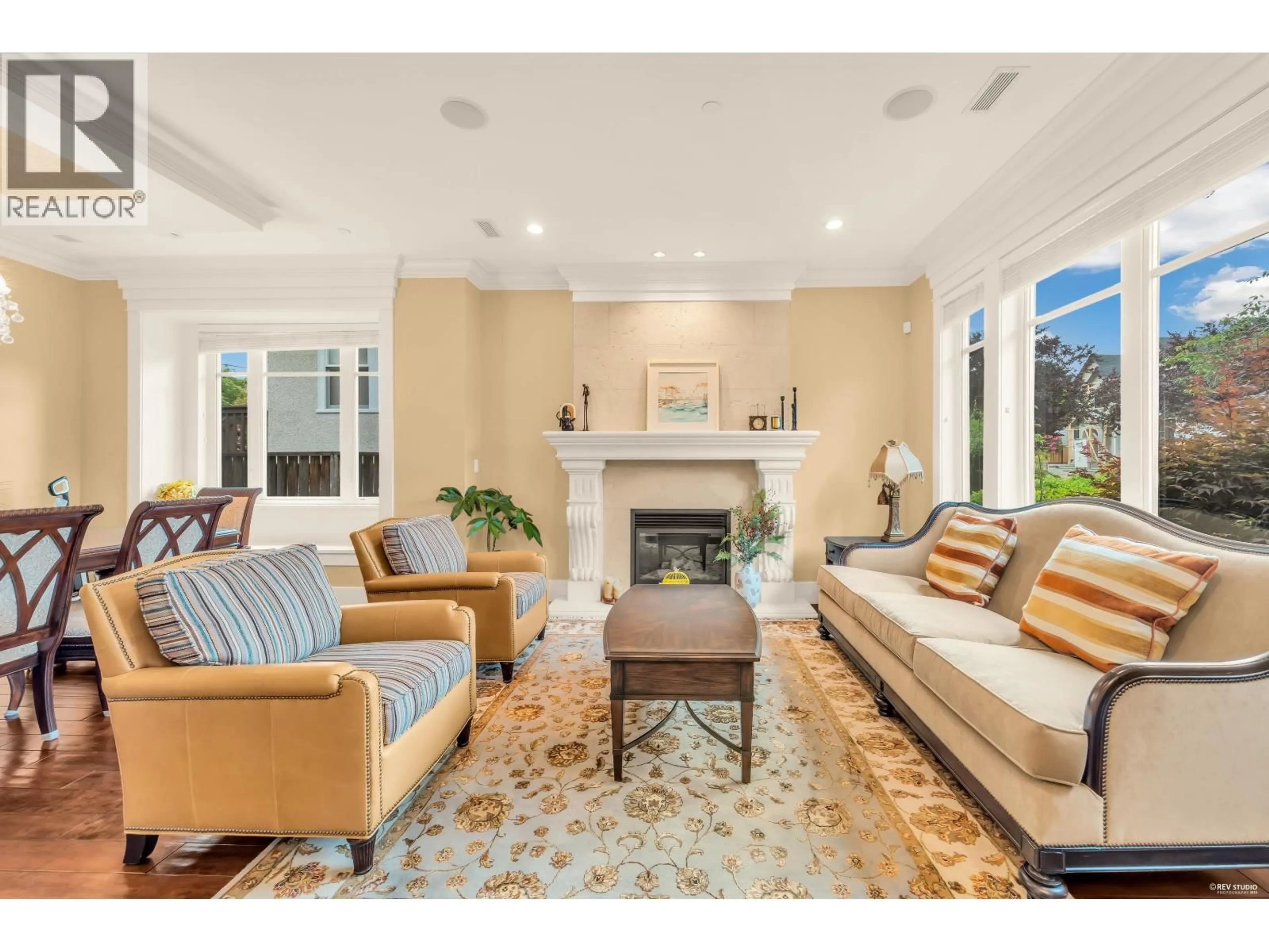 Living room with furniture, unknown for 2375 20TH AVENUE, Vancouver British Columbia V6L1G4