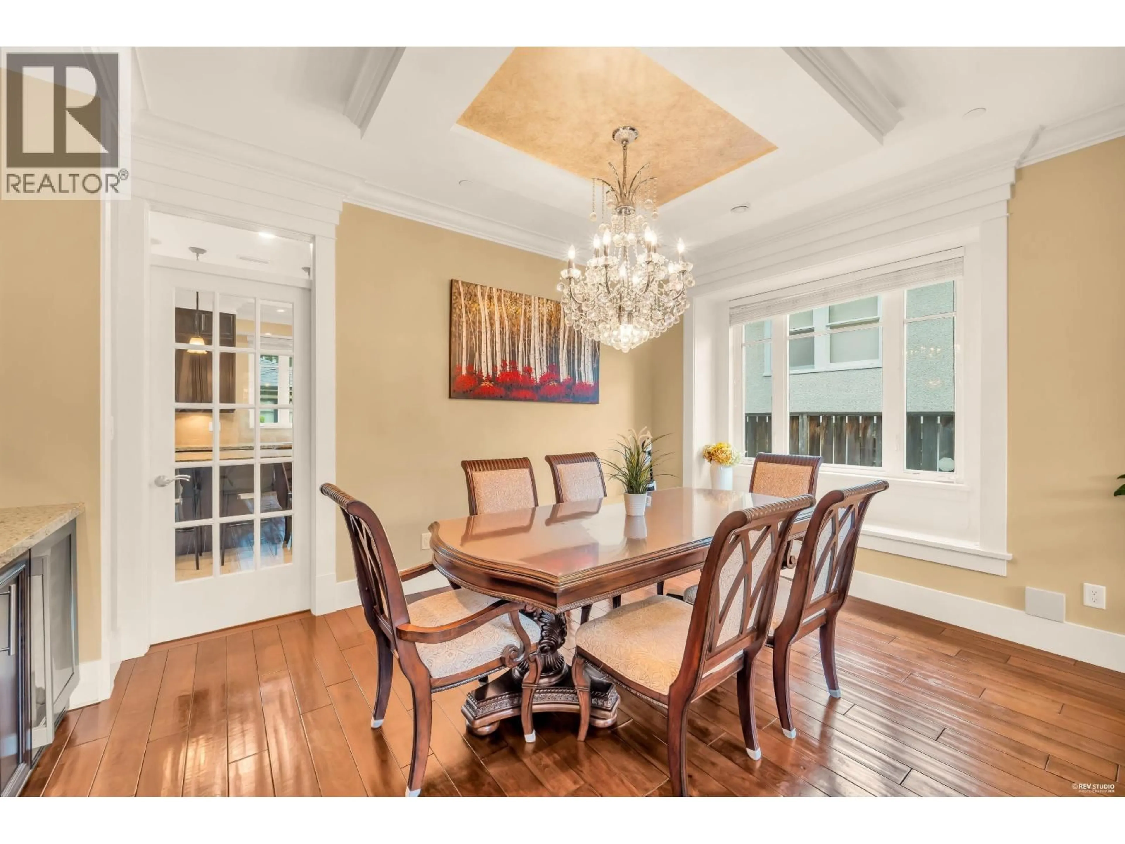 Dining room, wood/laminate floor for 2375 20TH AVENUE, Vancouver British Columbia V6L1G4