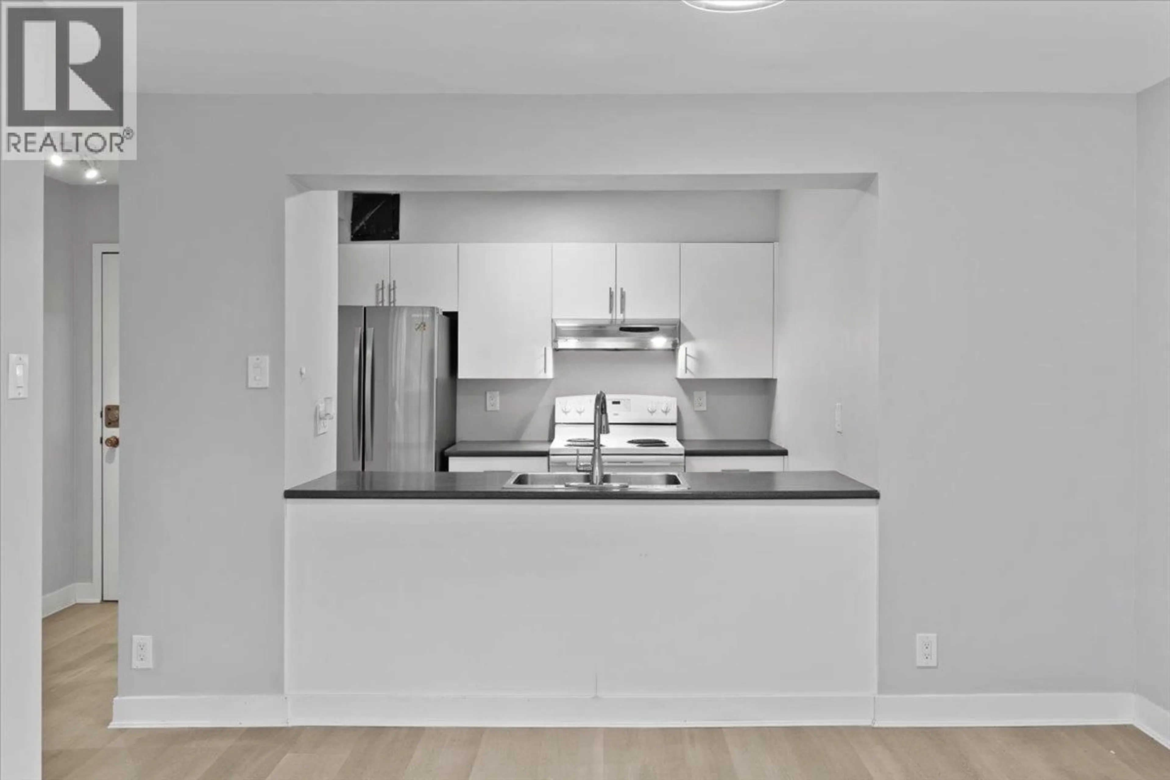 Standard kitchen, unknown for 403 - 9521 CARDSTON COURT, Burnaby British Columbia V3N4R8