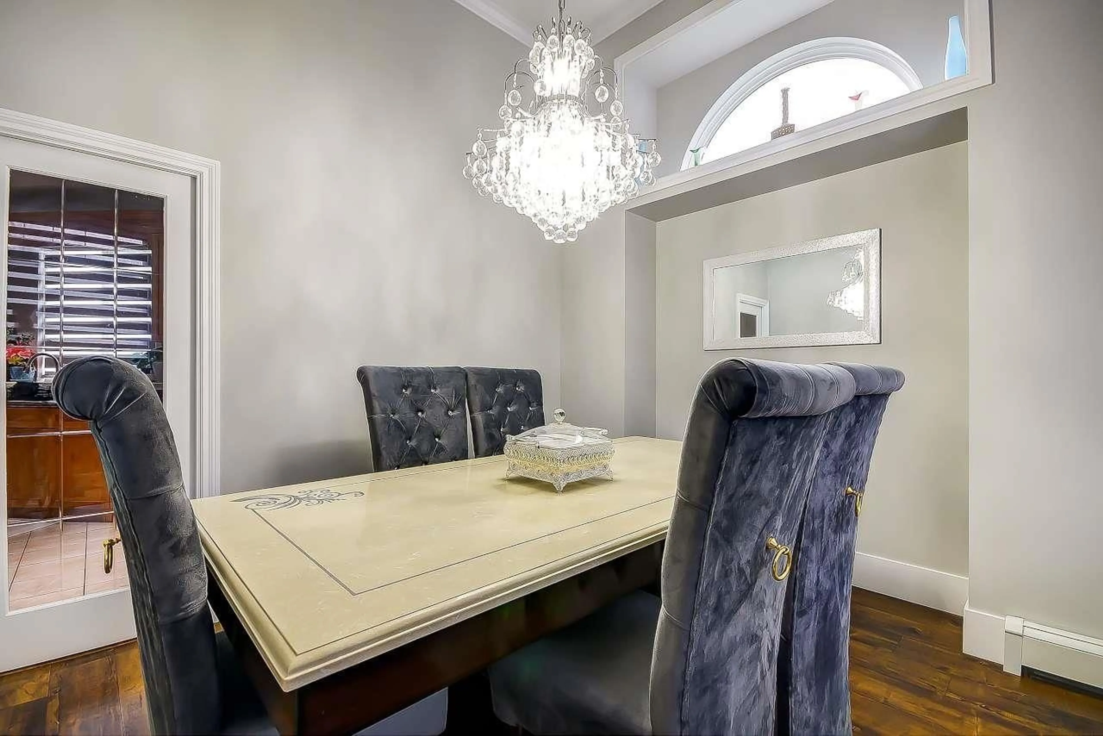 Dining room, wood/laminate floor for 14496 67B AVENUE, Surrey British Columbia V3S0T3