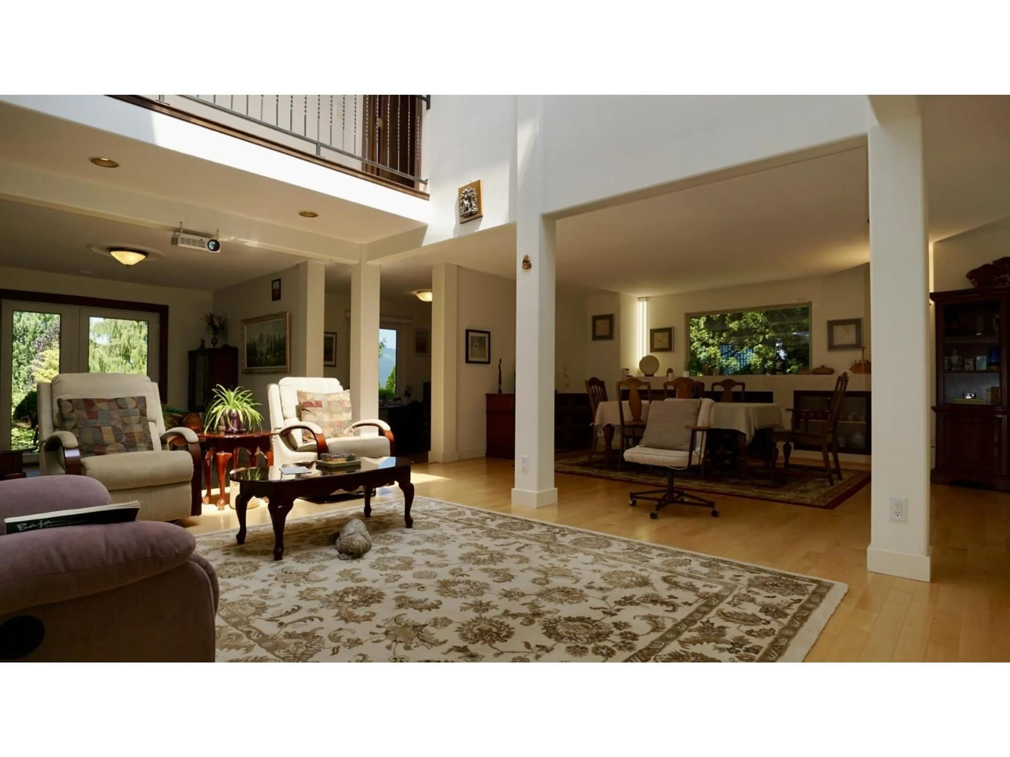 Indoor foyer for 47354 SWALLOW CRESCENT, Chilliwack British Columbia V2P7P9