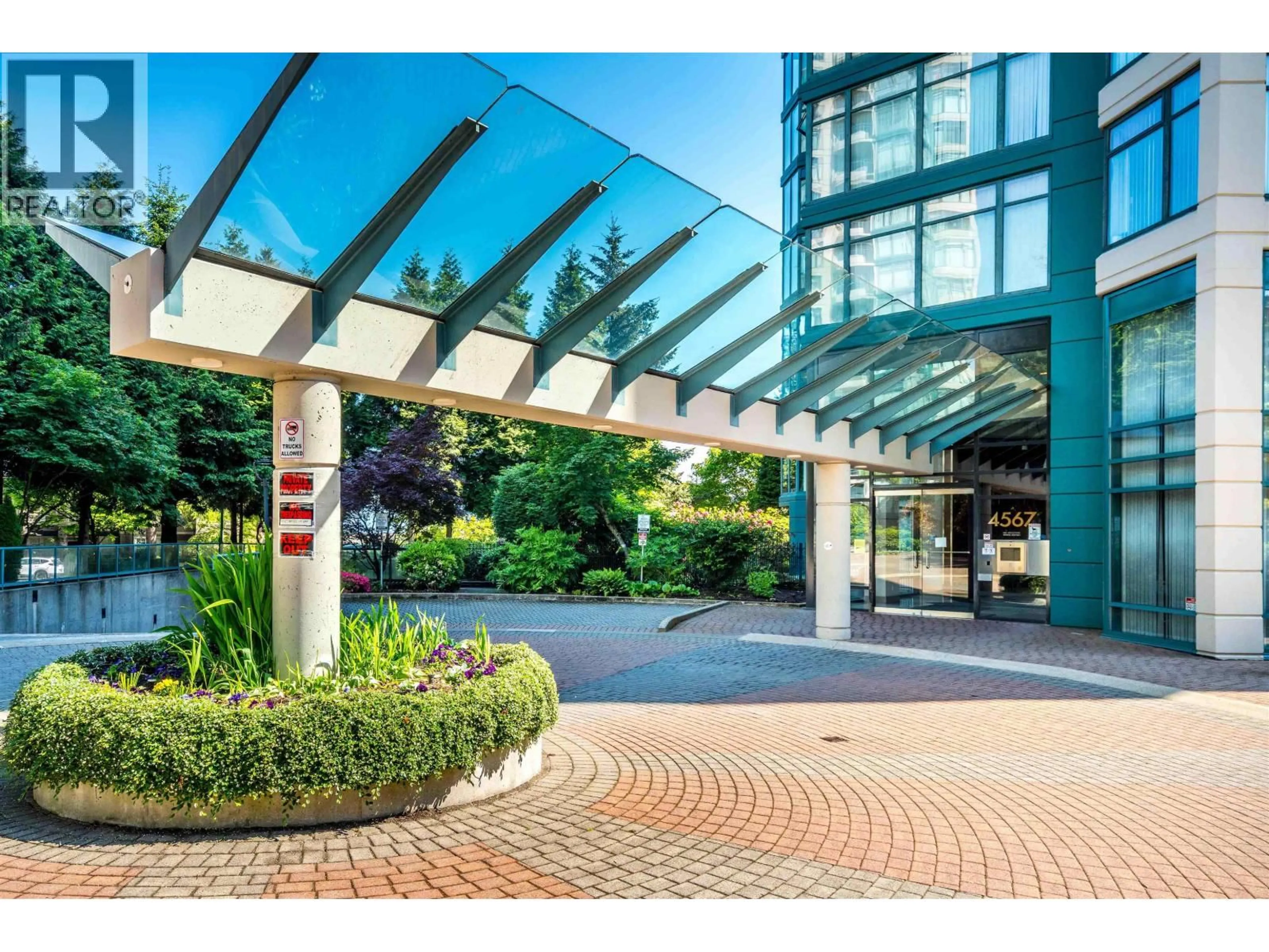 Indoor foyer for 1006 - 4567 HAZEL STREET, Burnaby British Columbia V5H4V4
