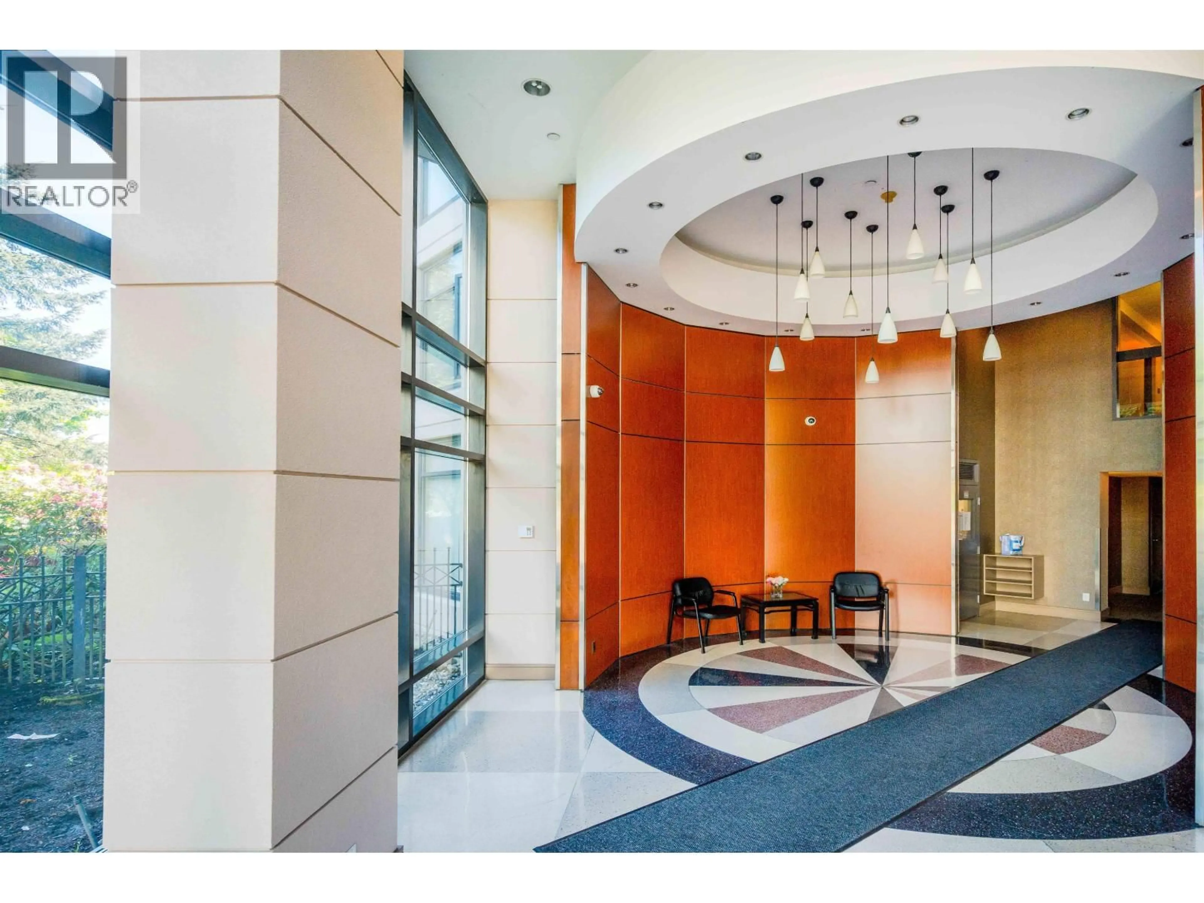 Indoor foyer for 1006 - 4567 HAZEL STREET, Burnaby British Columbia V5H4V4