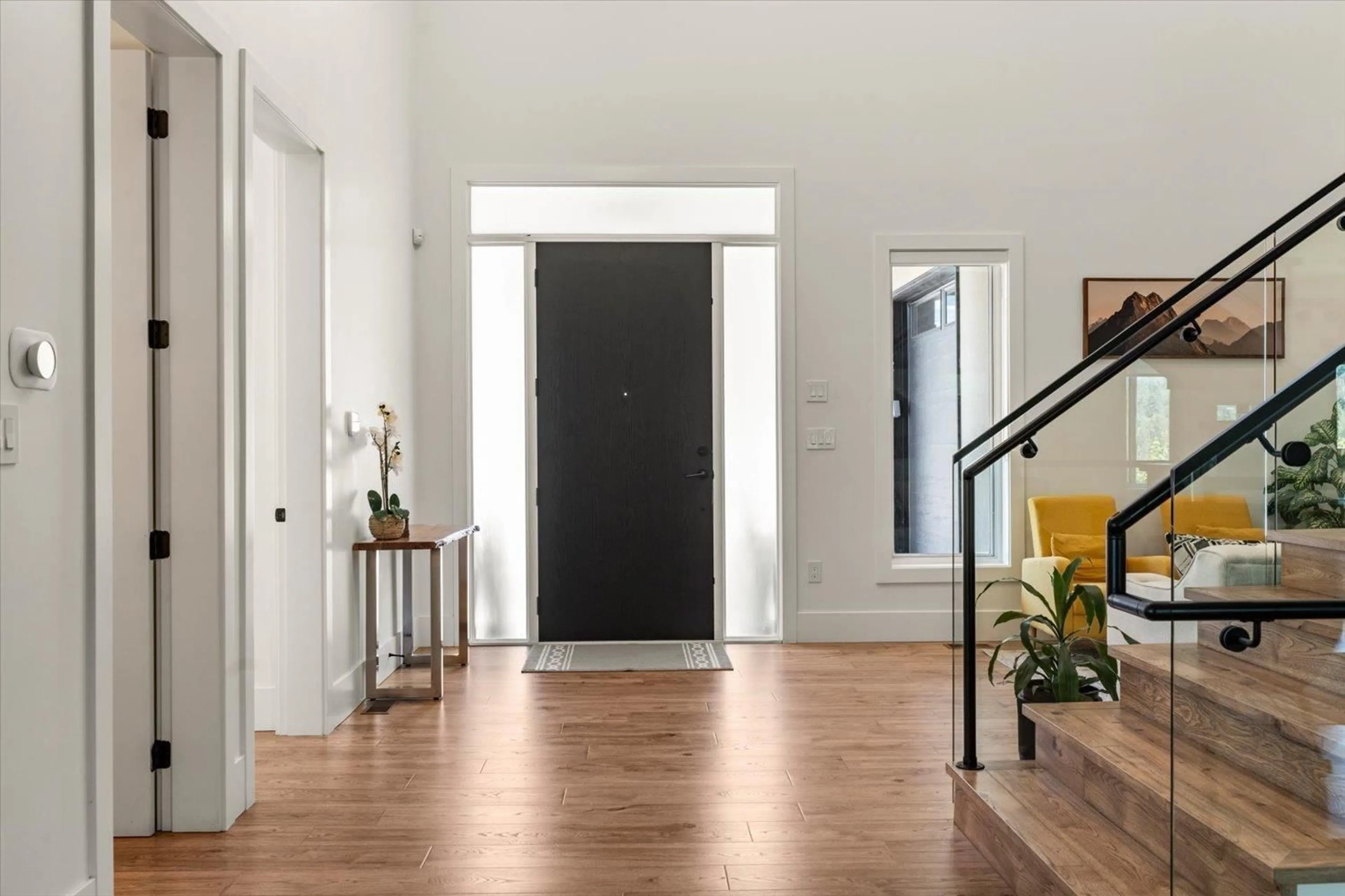 Indoor entryway for 50556 KINGSTON DRIVE, Chilliwack British Columbia V4Z0C2