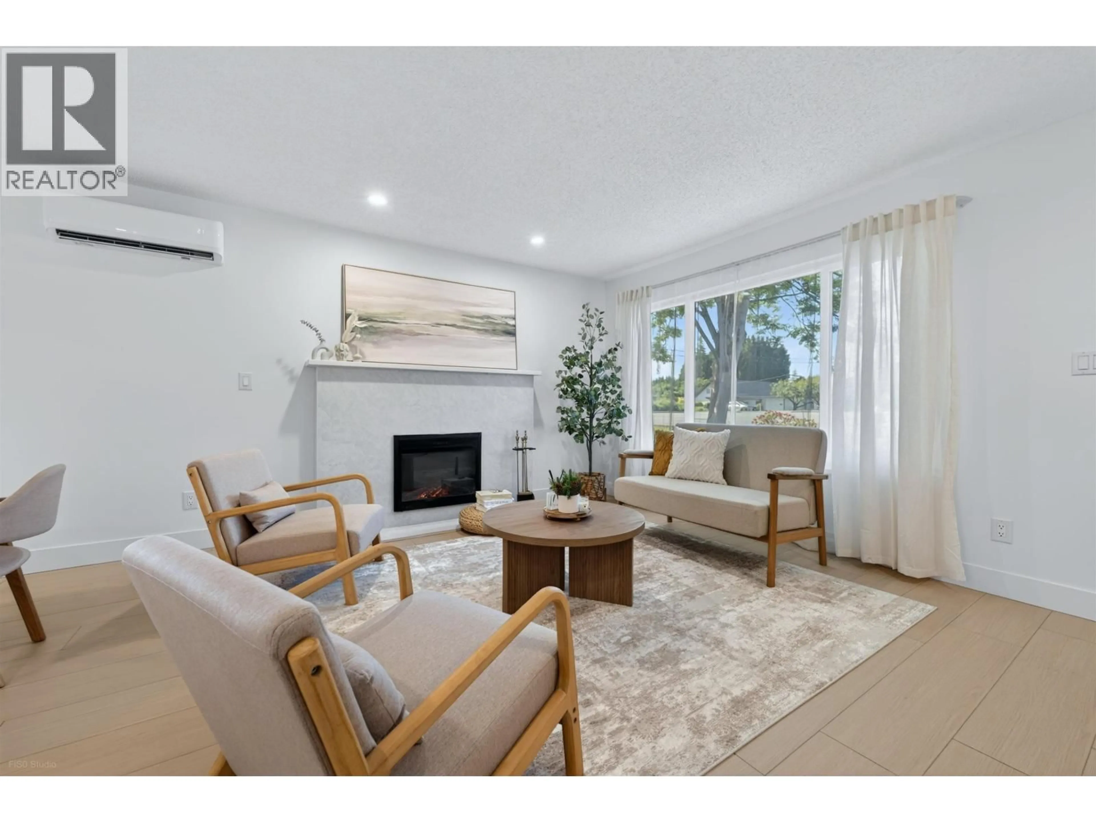 Living room with furniture, unknown for 6020 COMSTOCK ROAD, Richmond British Columbia V7C2X4