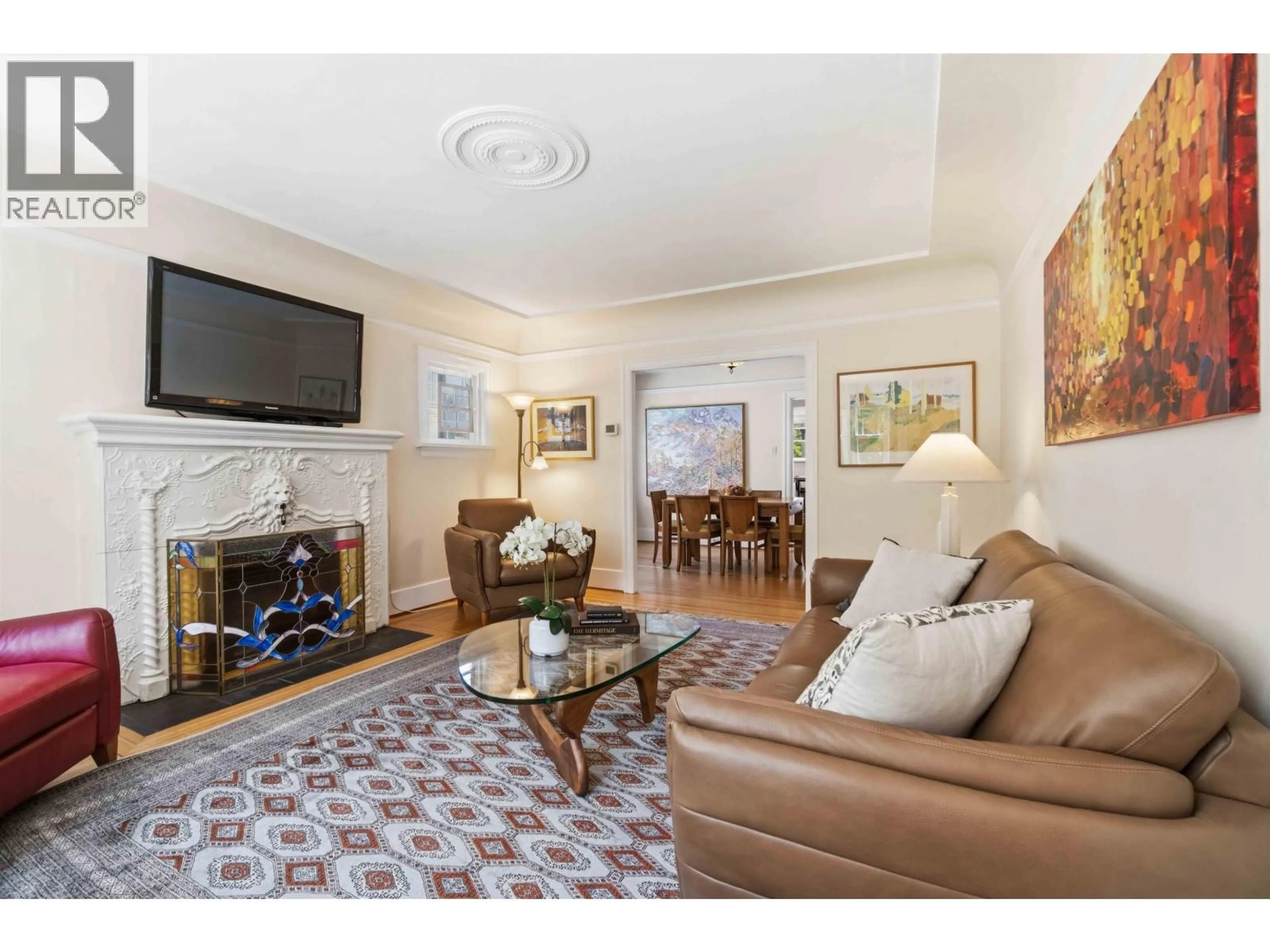 Living room with furniture, unknown for 433 18TH AVENUE, Vancouver British Columbia V5Y2A9