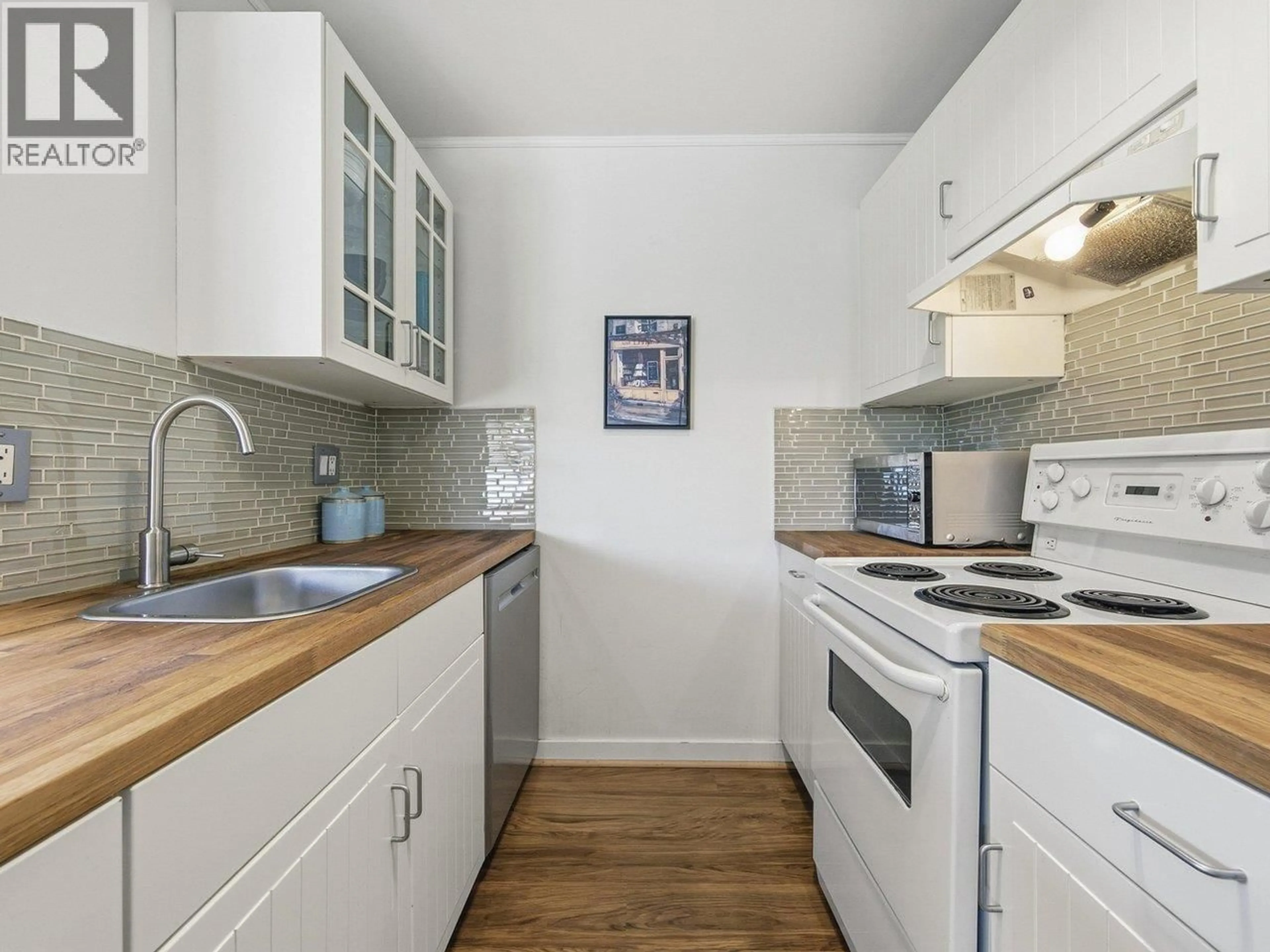 Standard kitchen, unknown for 403 - 570 8TH AVENUE, Vancouver British Columbia V5T1S8