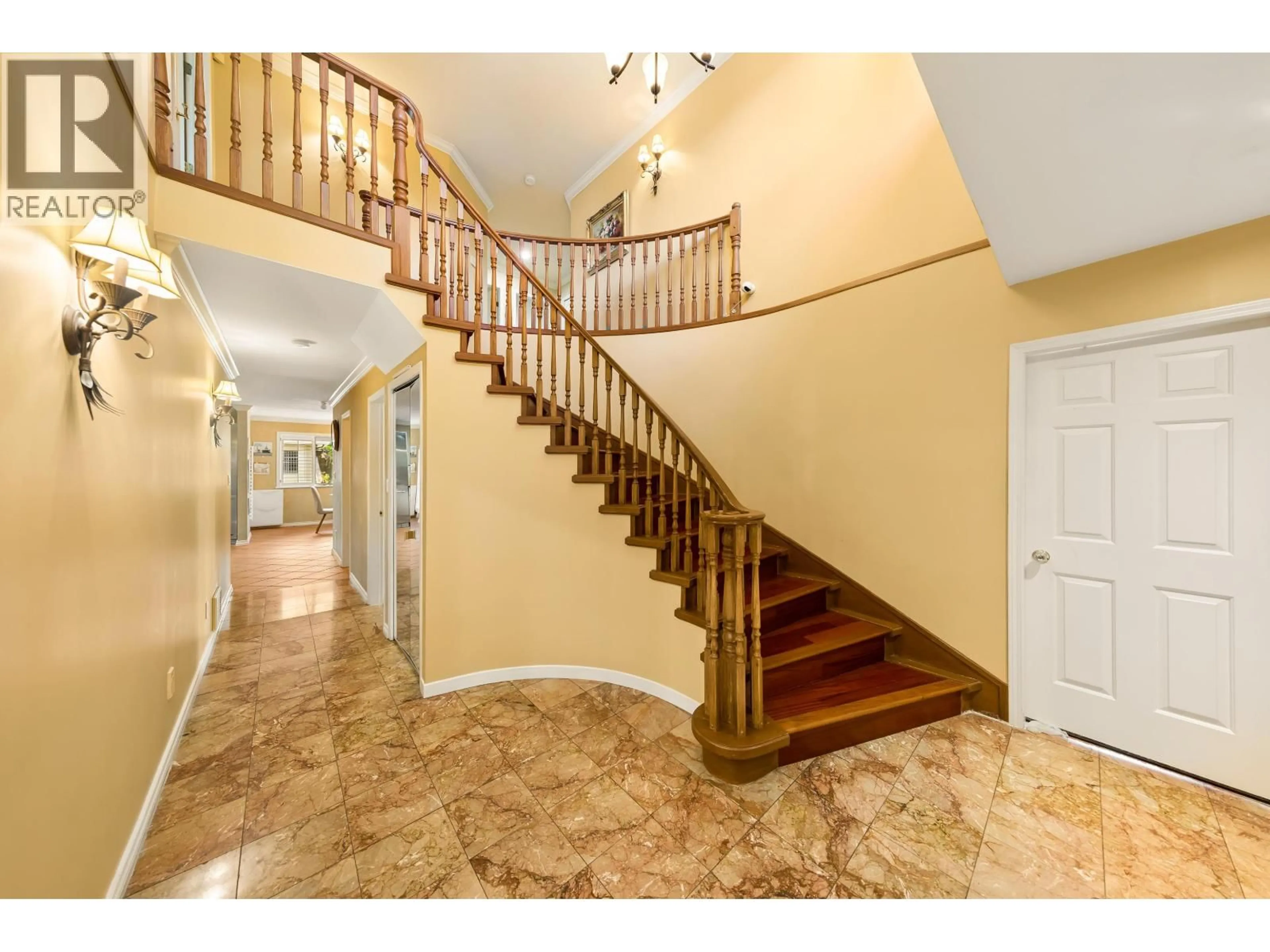 Indoor foyer for 3478 28TH AVENUE, Vancouver British Columbia V6S1R9