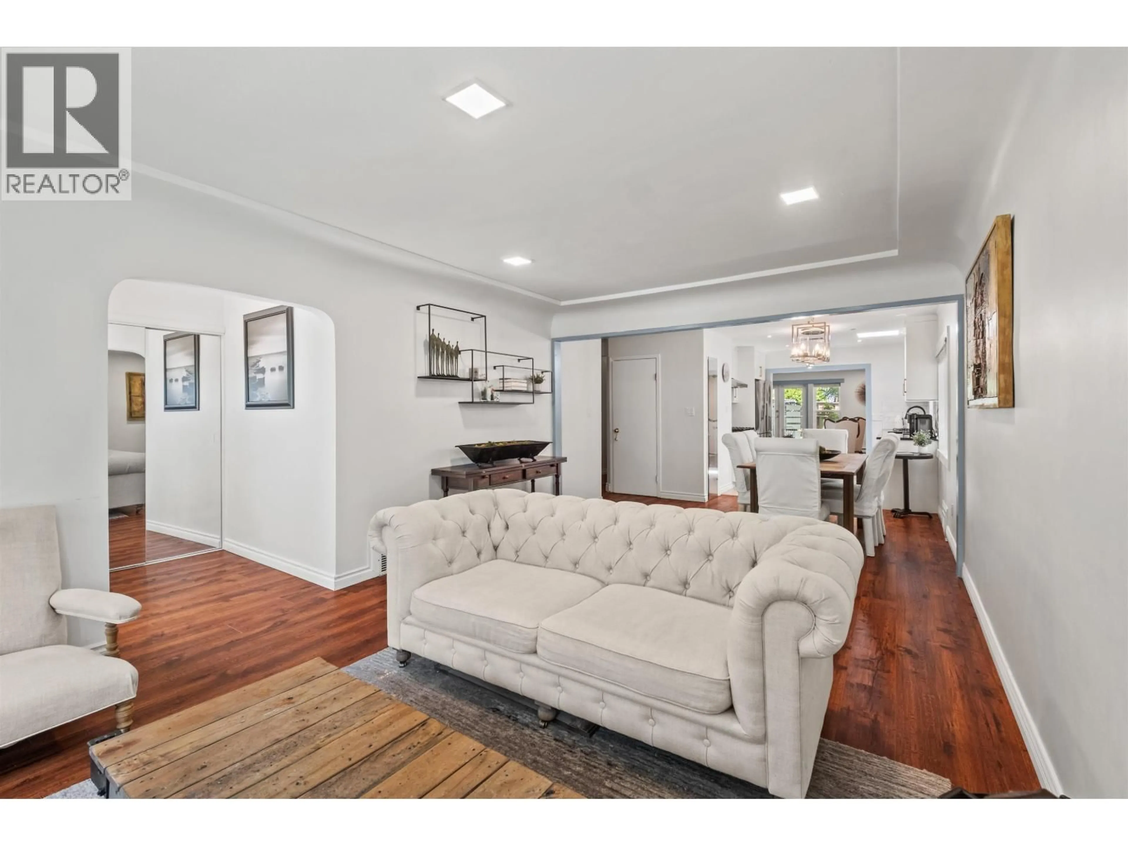 Living room with furniture, unknown for 2808 EASTERN AVENUE, North Vancouver British Columbia V7N1S7