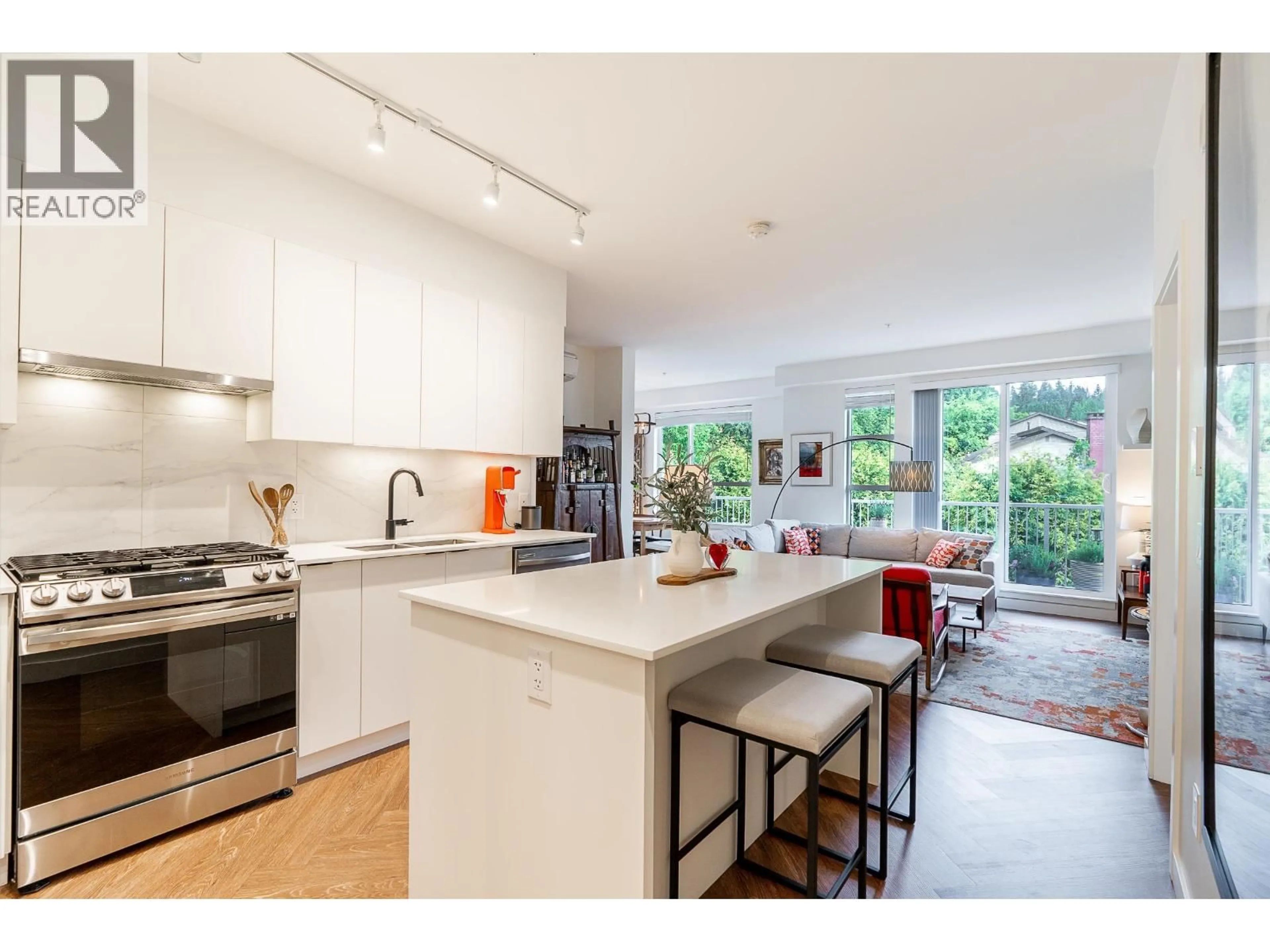 Open concept kitchen, unknown for 614 - 3229 ST JOHNS STREET, Port Moody British Columbia V3H0M4