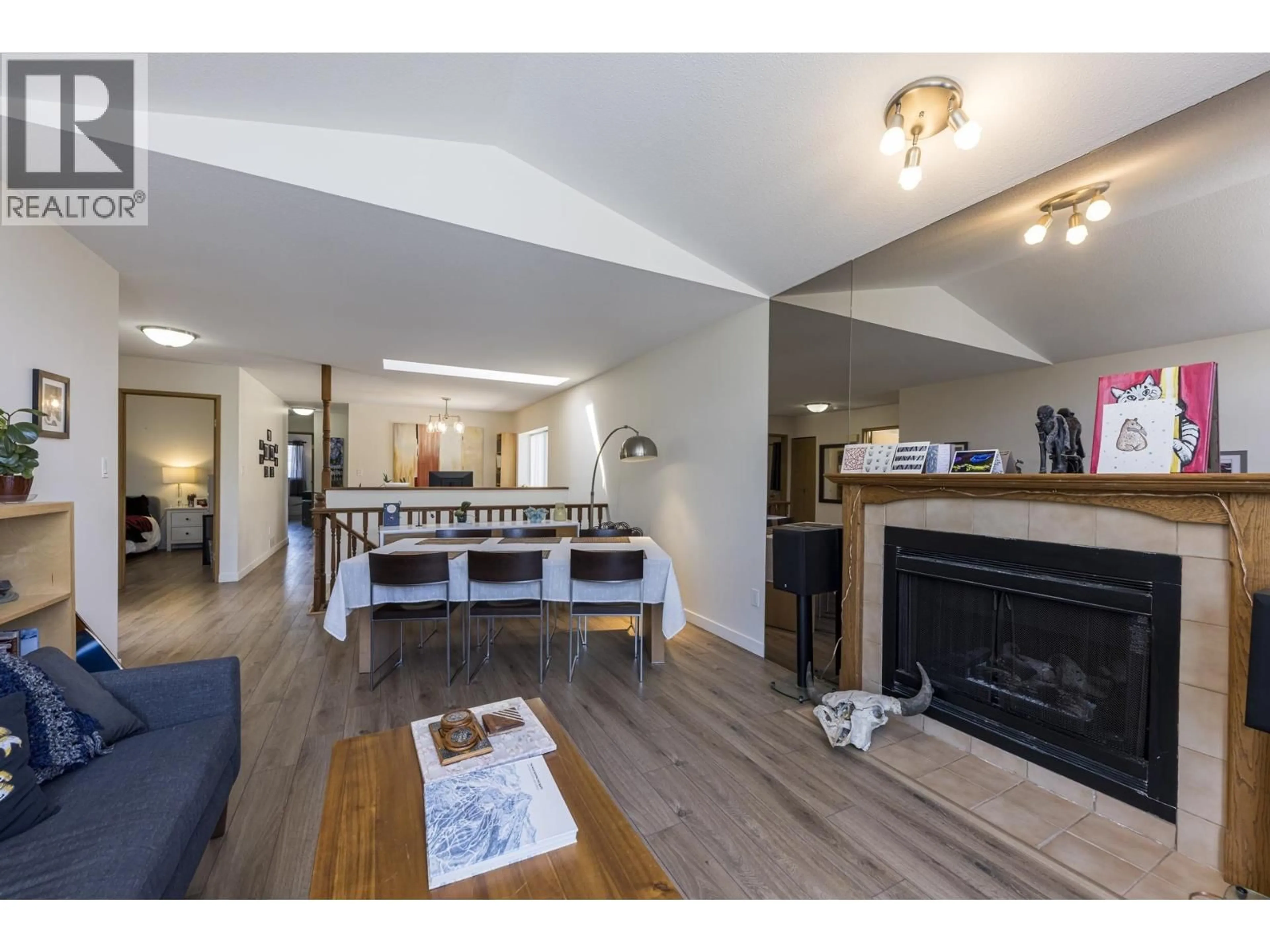 Unknown for 239 20TH STREET, North Vancouver British Columbia V7L3A6