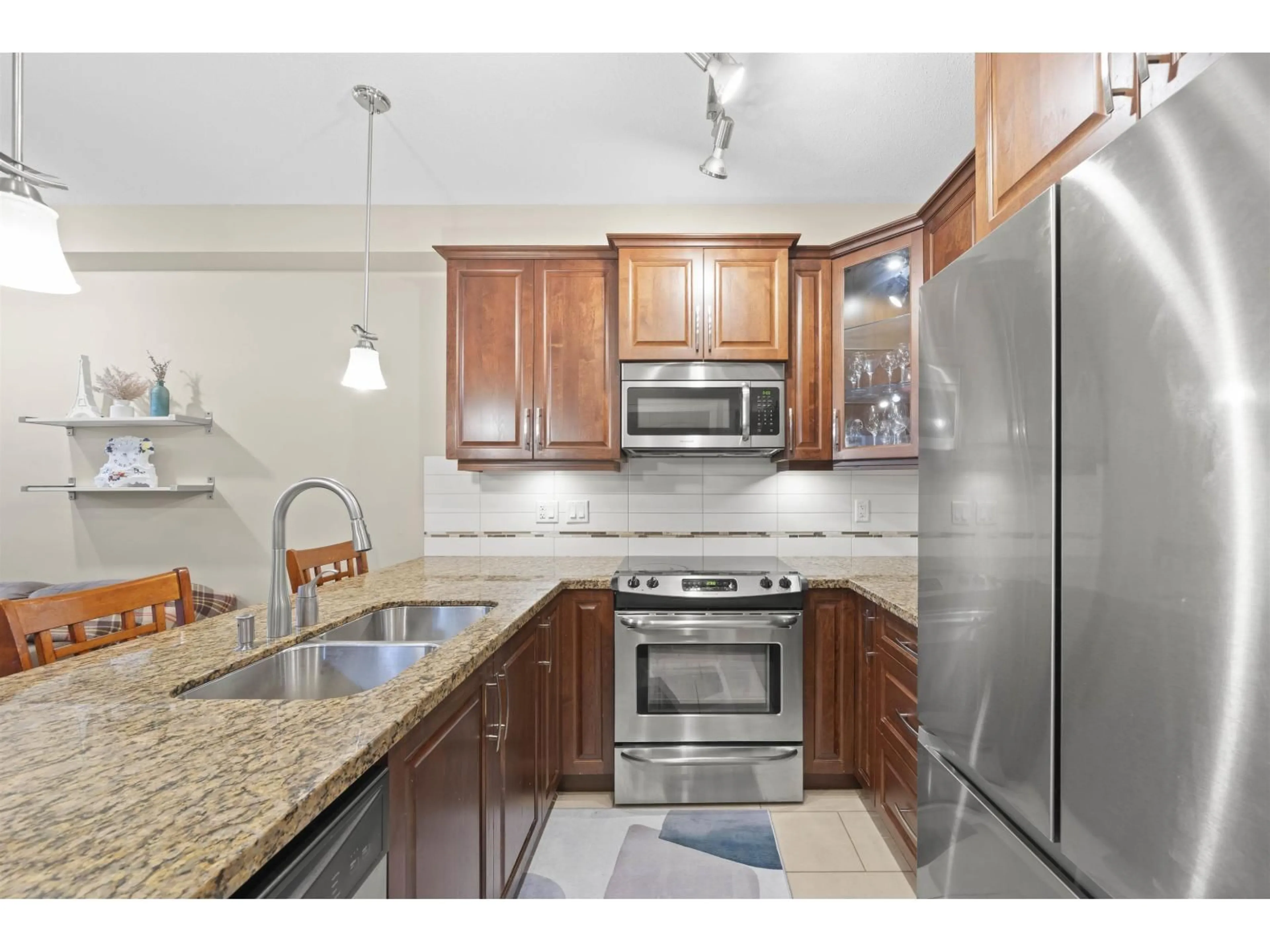 Standard kitchen, ceramic/tile floor for 306 - 8328 207A STREET, Langley British Columbia V2Y0K5