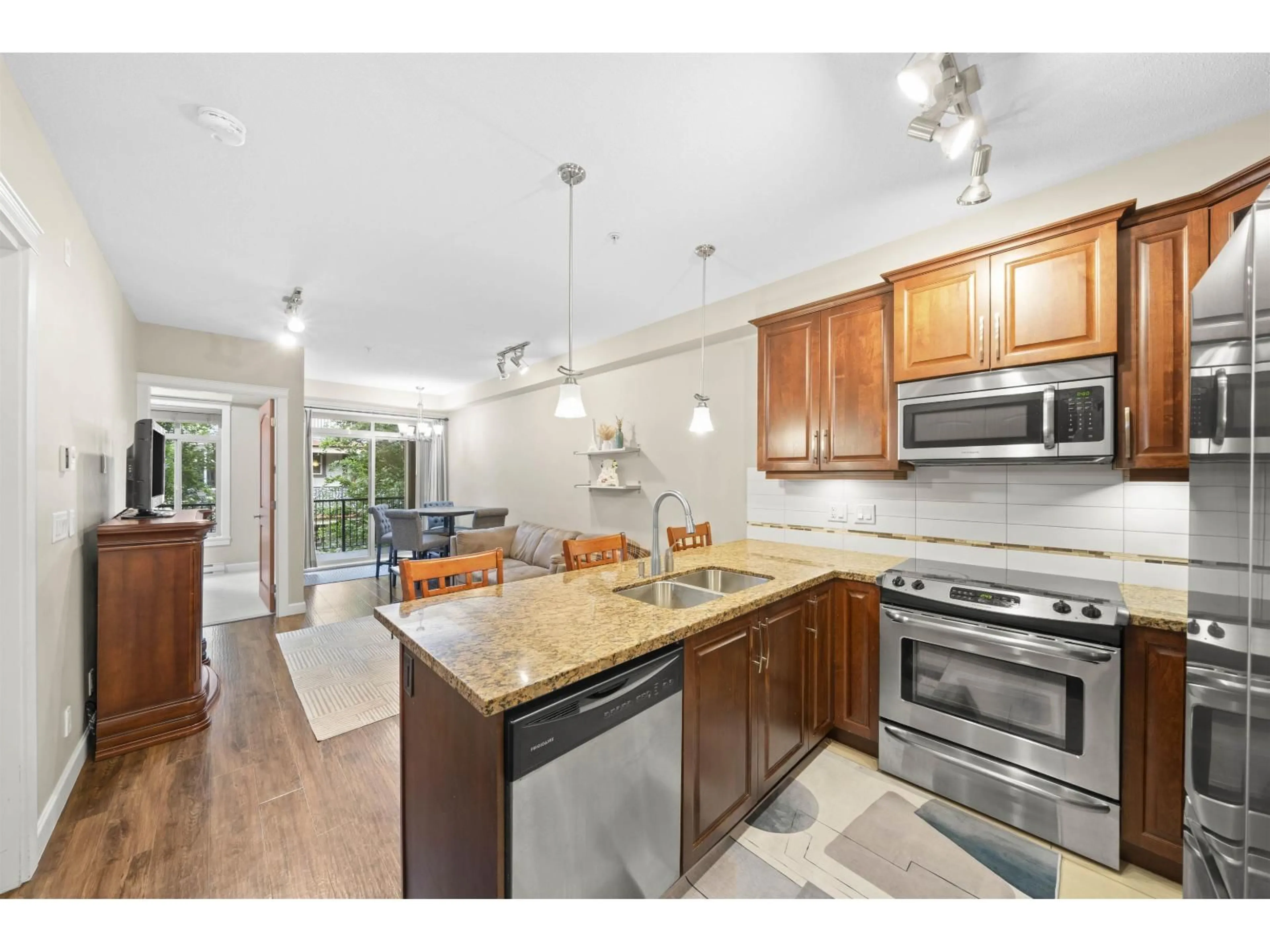 Open concept kitchen, unknown for 306 - 8328 207A STREET, Langley British Columbia V2Y0K5