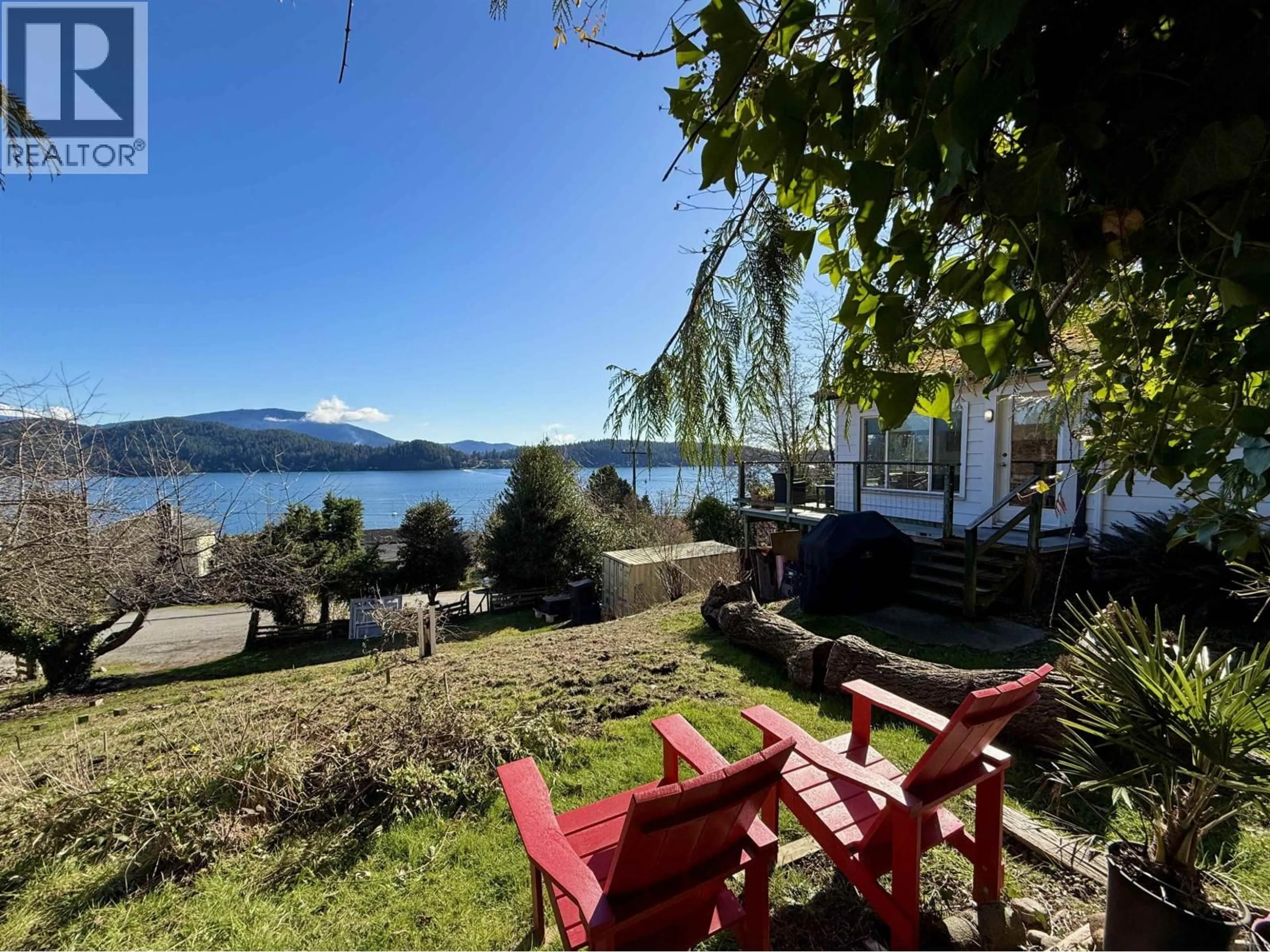 Patio, water/lake/river/ocean view for 609 GLEN ROAD, Gibsons British Columbia V0N1V9