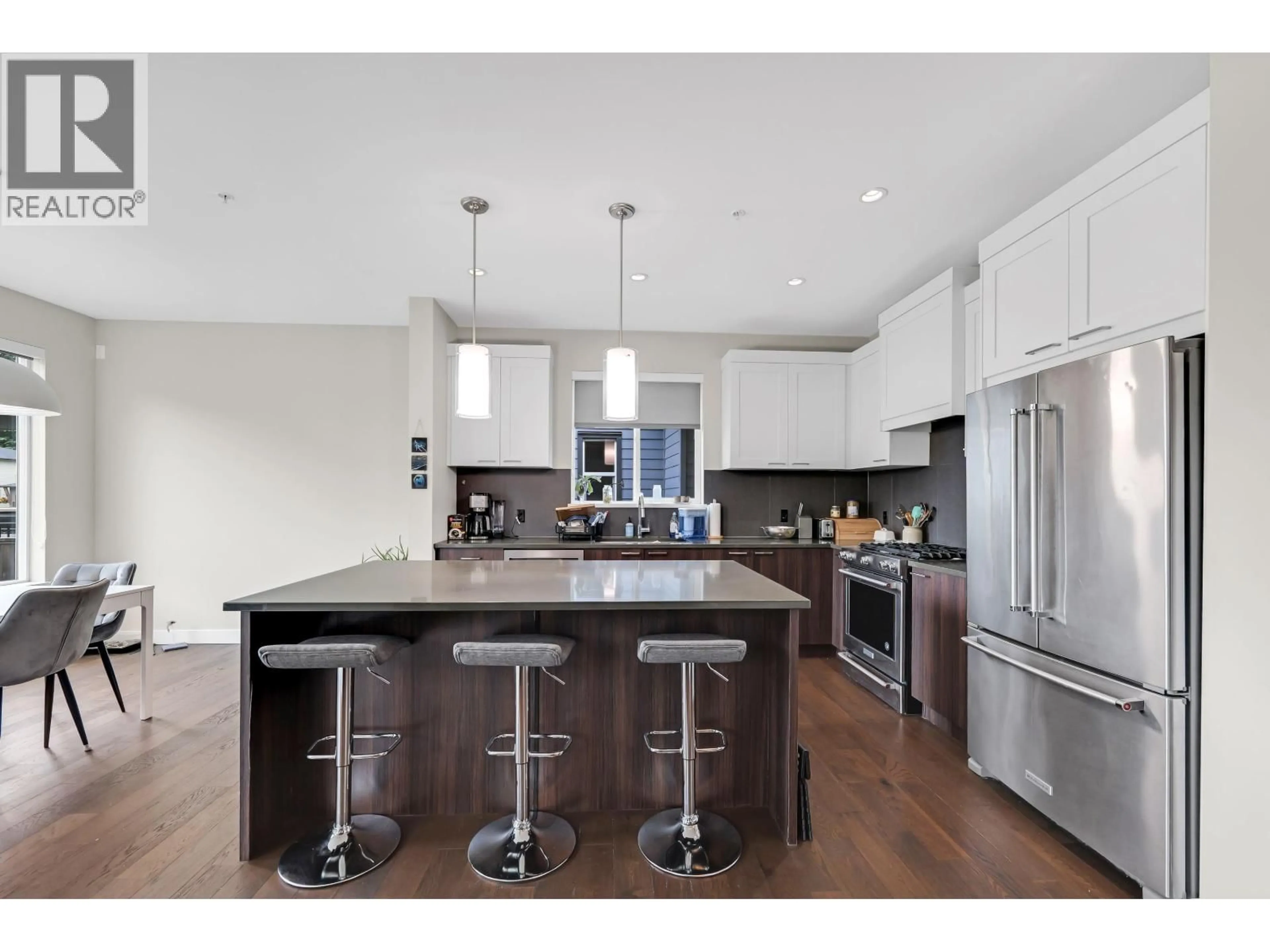 Open concept kitchen, unknown for 39340 FALCON CRESCENT, Squamish British Columbia V8B0Y9