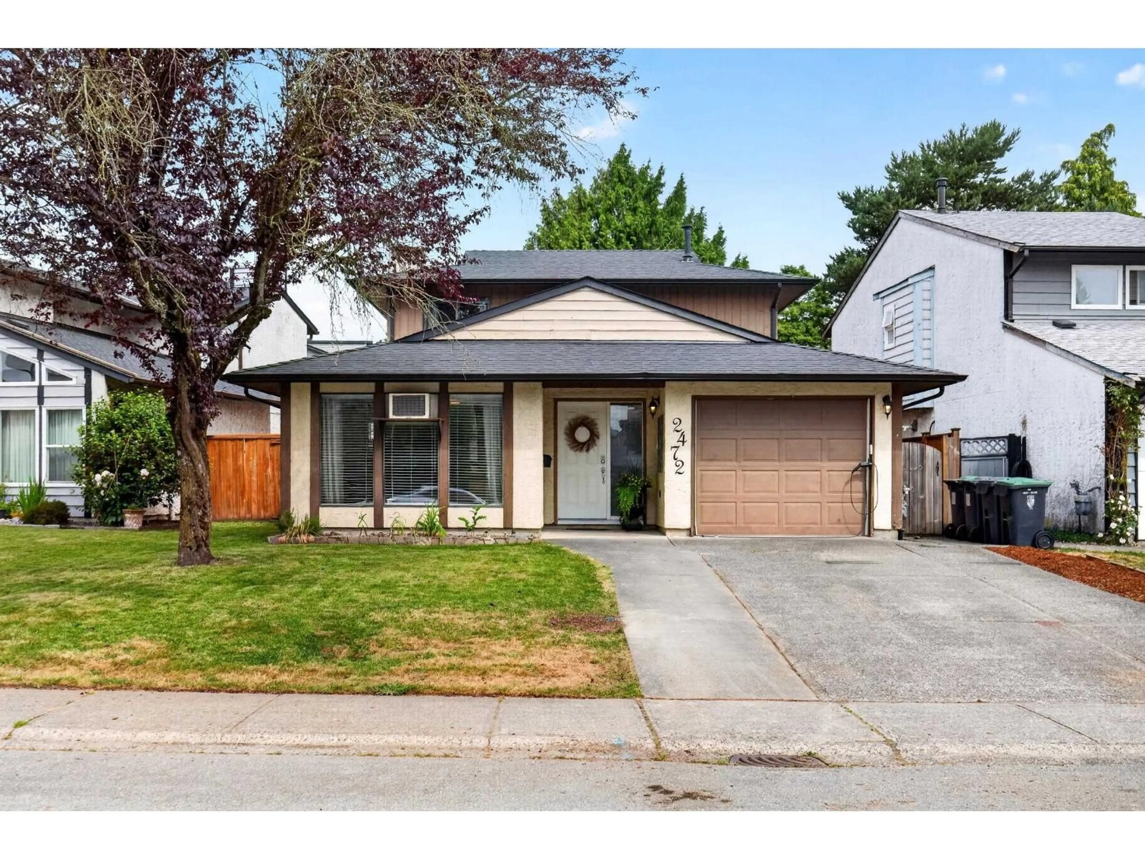 Home with vinyl exterior material, street for 2472 WAYBURNE CRESCENT, Langley British Columbia V2Y1B7