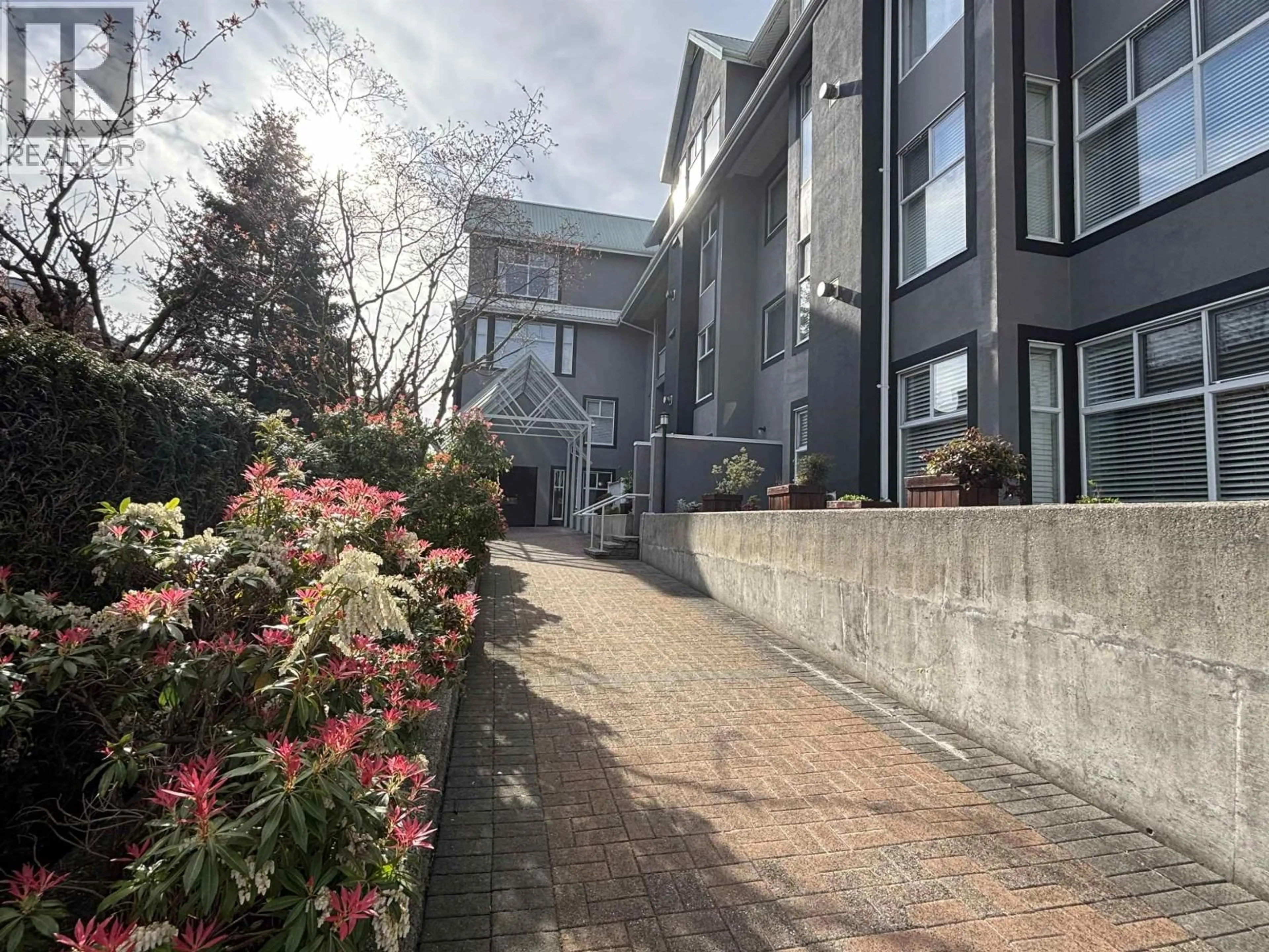 A pic from outside/outdoor area/front of a property/back of a property/a pic from drone, unknown for 208 - 11609 227 STREET, Maple Ridge British Columbia V2X2L9