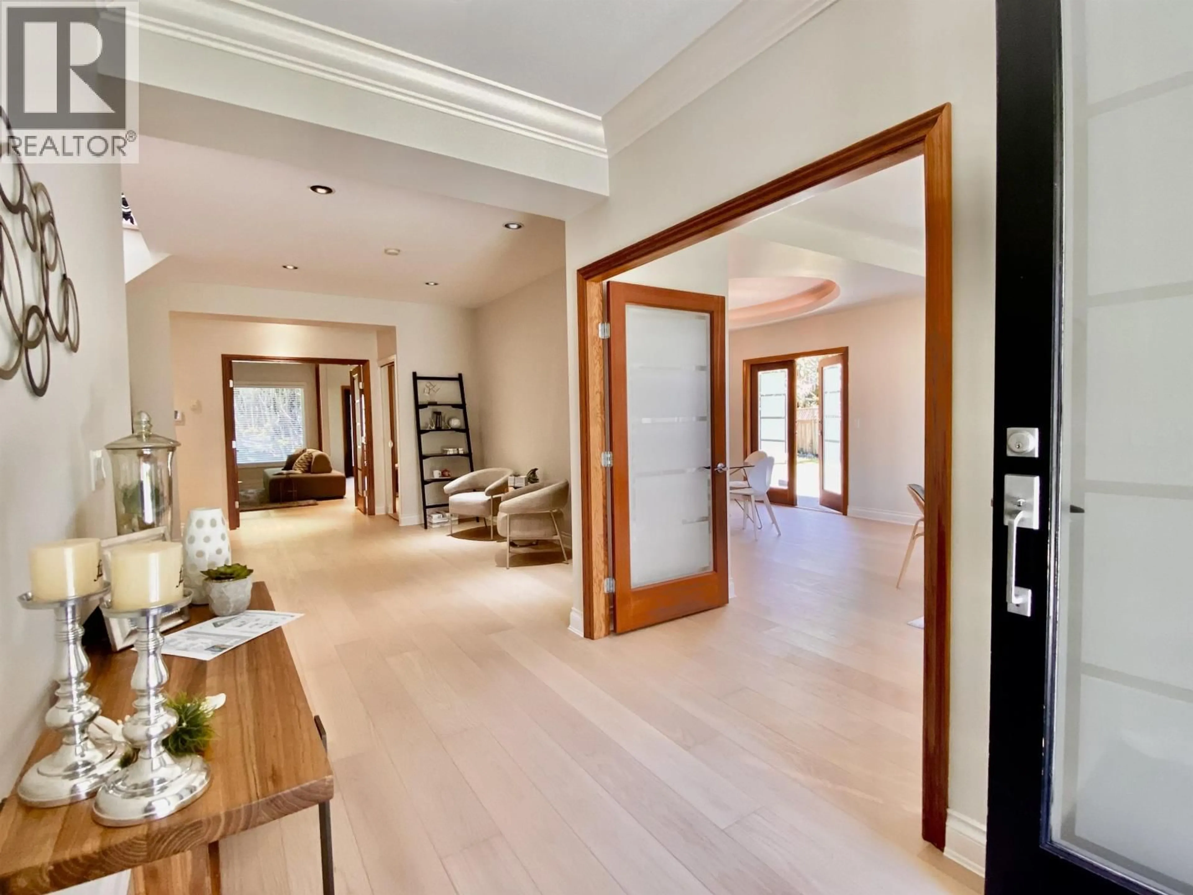 Indoor foyer for 7440 LUDLOW PLACE, Richmond British Columbia V7C2Z6