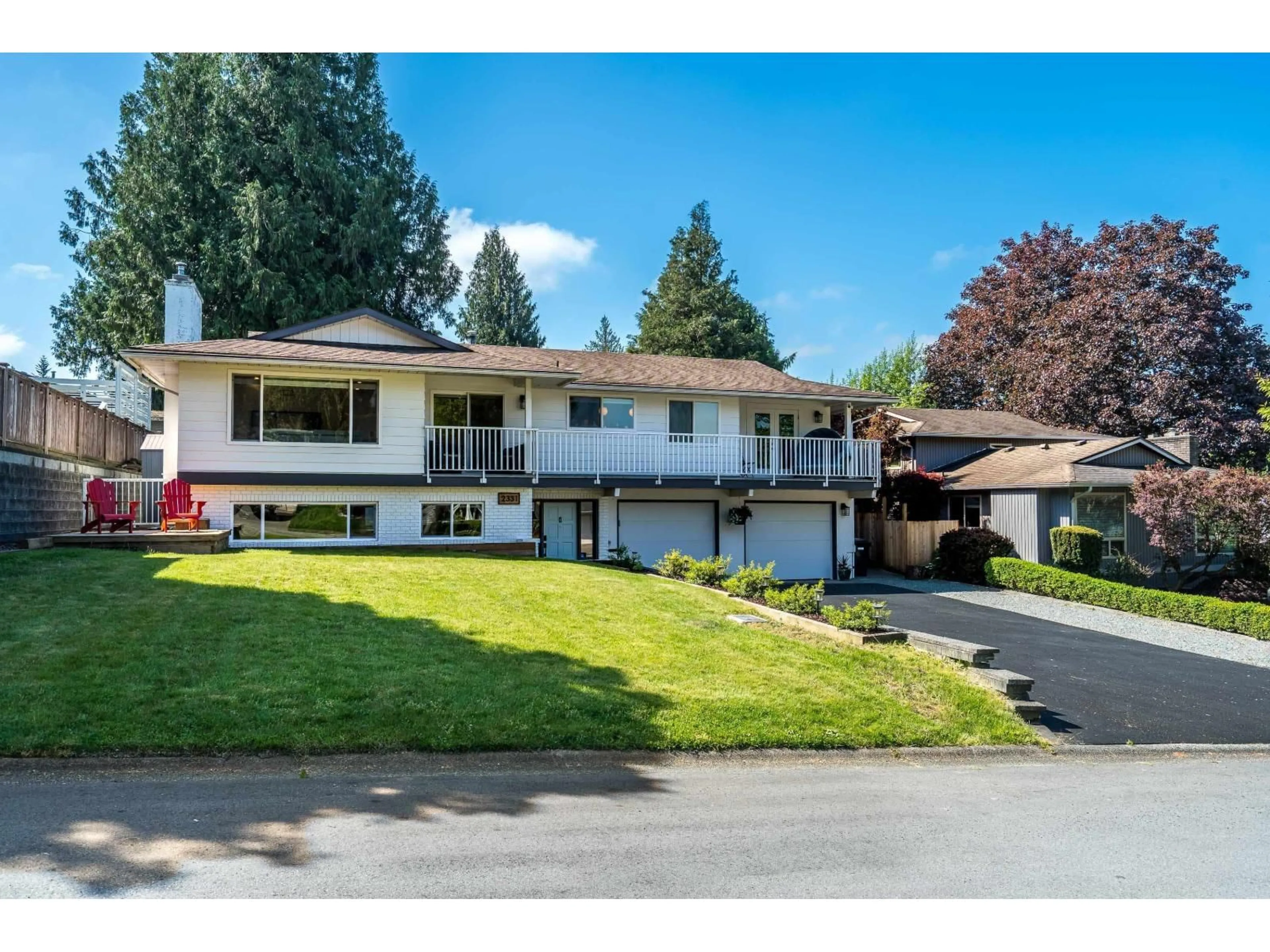 Home with vinyl exterior material, street for 2331 ANORA DRIVE, Abbotsford British Columbia V2S5P5