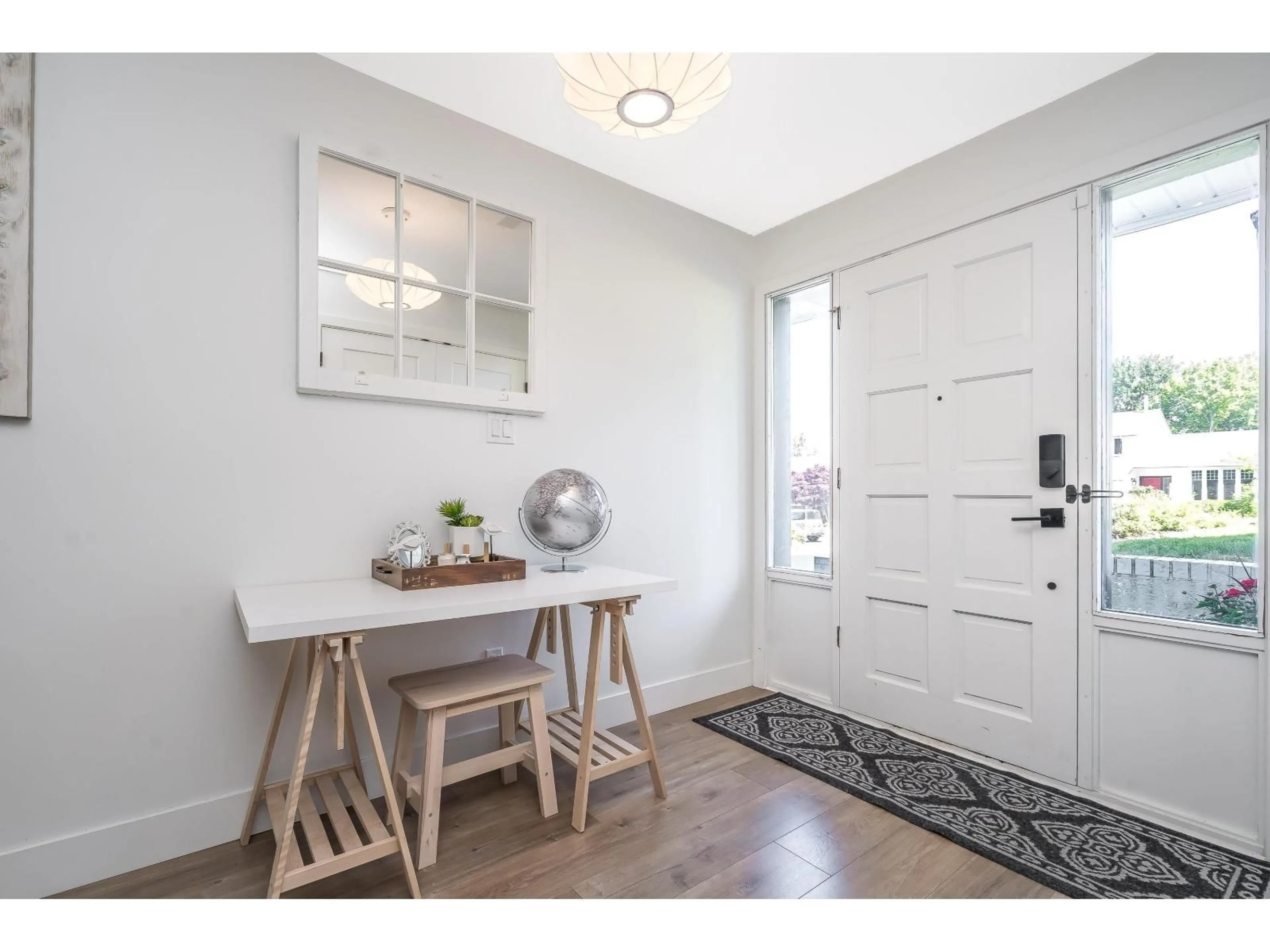 Indoor entryway for 2331 ANORA DRIVE, Abbotsford British Columbia V2S5P5