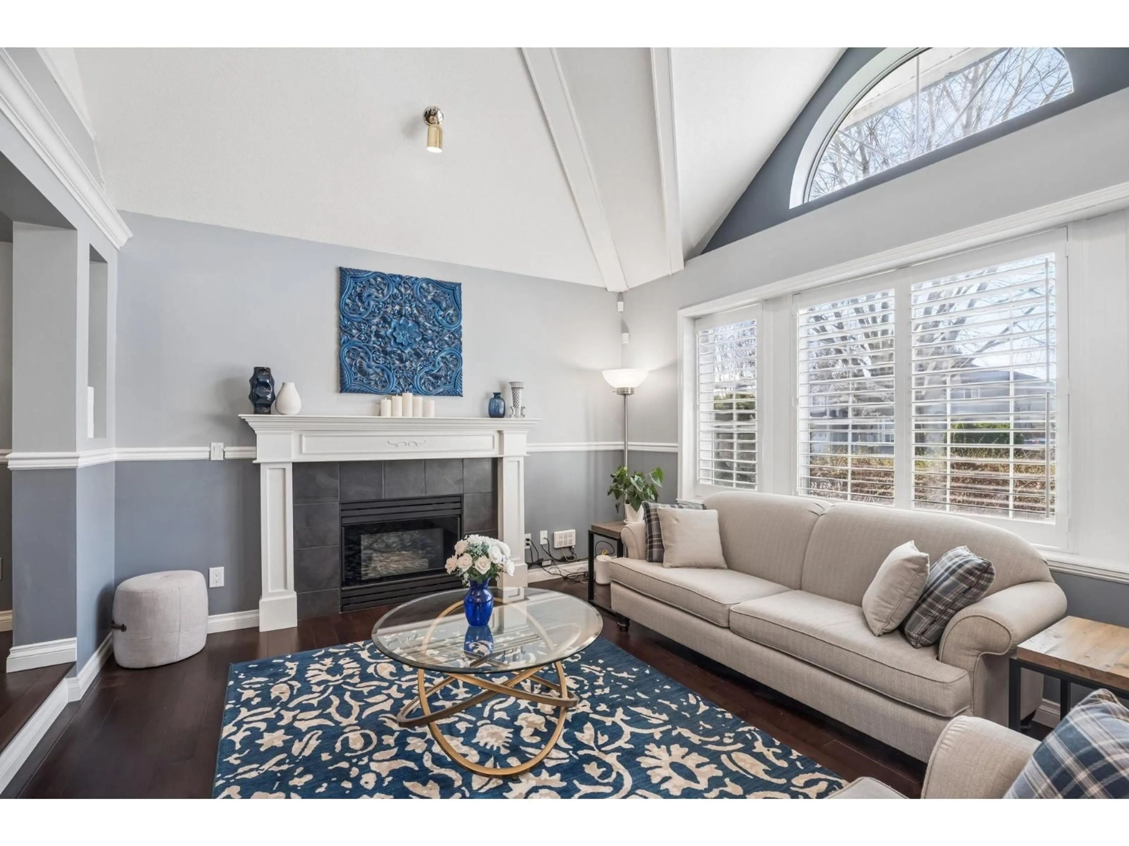 Living room with furniture, unknown for 8536 142A STREET, Surrey British Columbia V3W0Z8