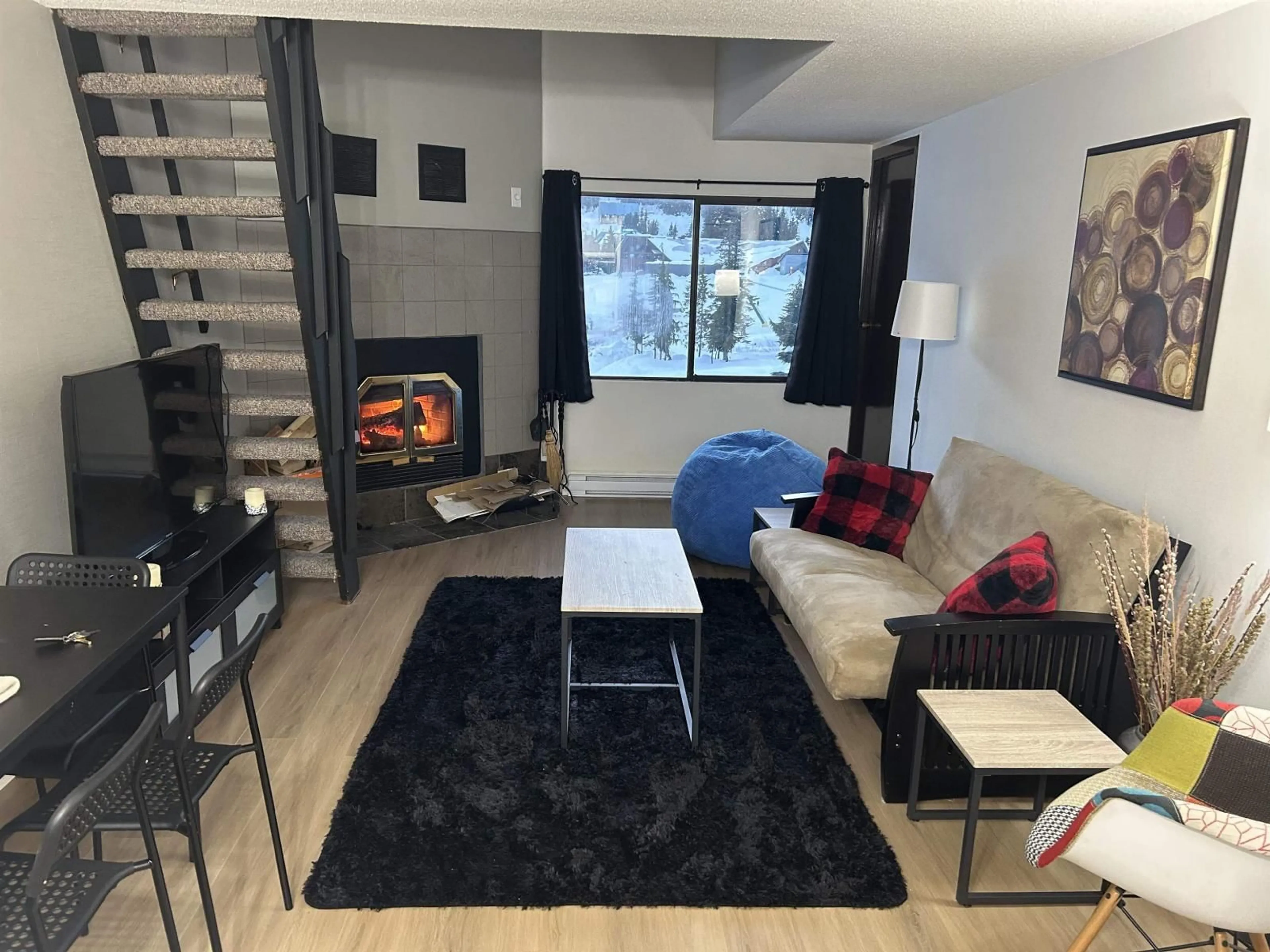 Living room with furniture, unknown for 303B - 21000 ENZIAN WAY, Agassiz British Columbia V0M1A1
