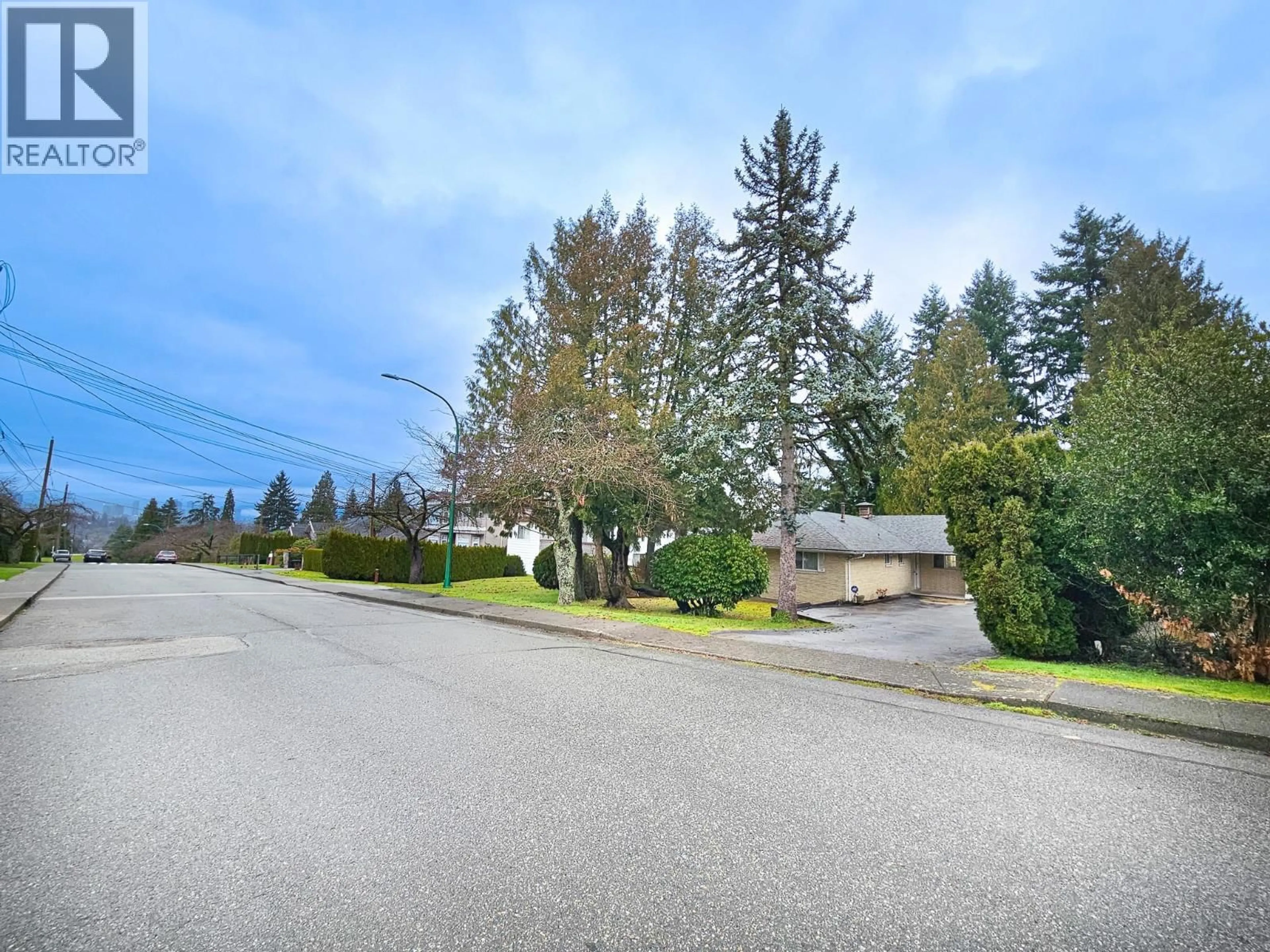 A pic from outside/outdoor area/front of a property/back of a property/a pic from drone, street for 6128 MALVERN AVENUE, Burnaby British Columbia V5E3E8