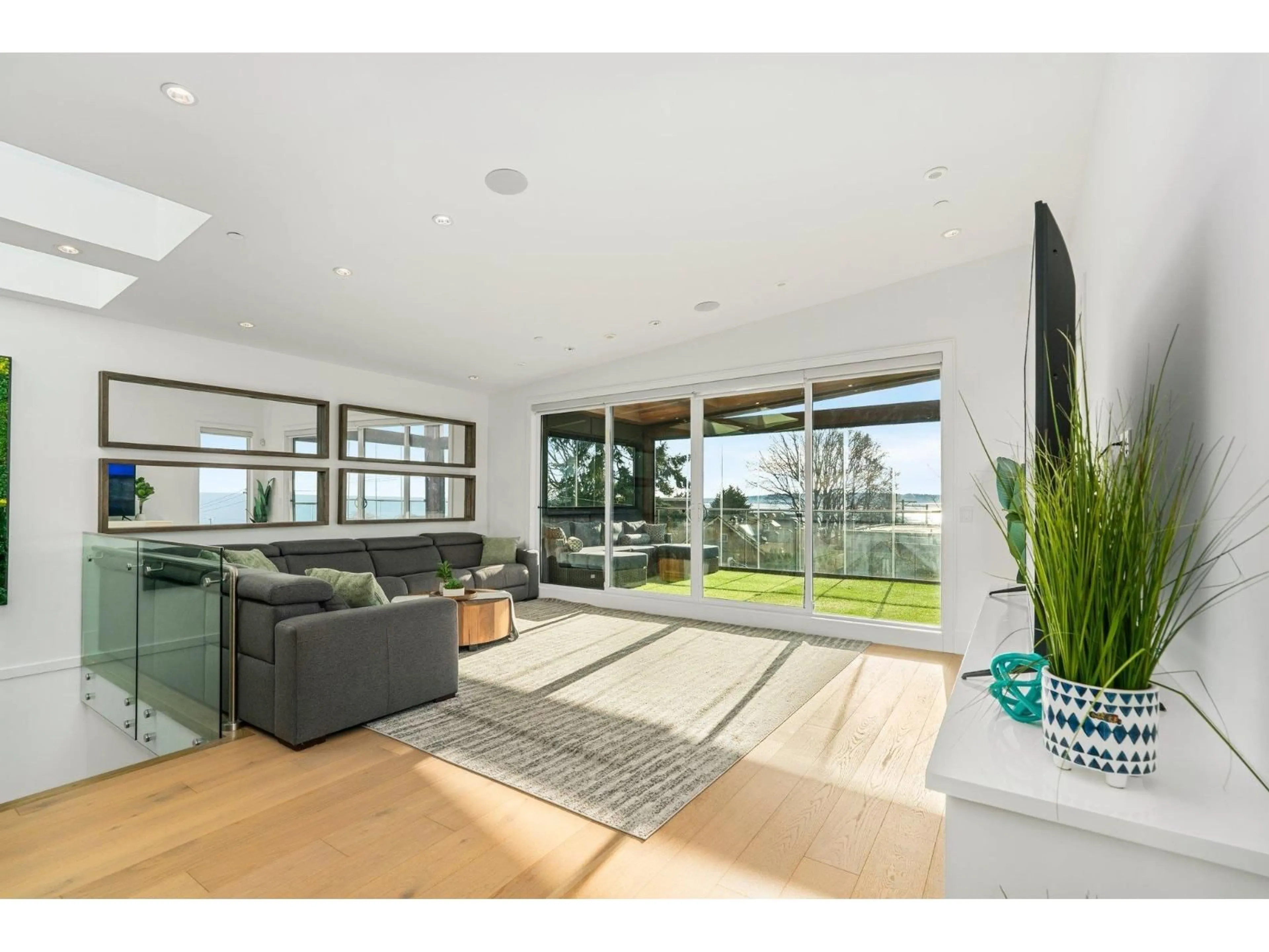 Unknown for 14857 BUENA VISTA AVENUE, White Rock British Columbia V4B1X3